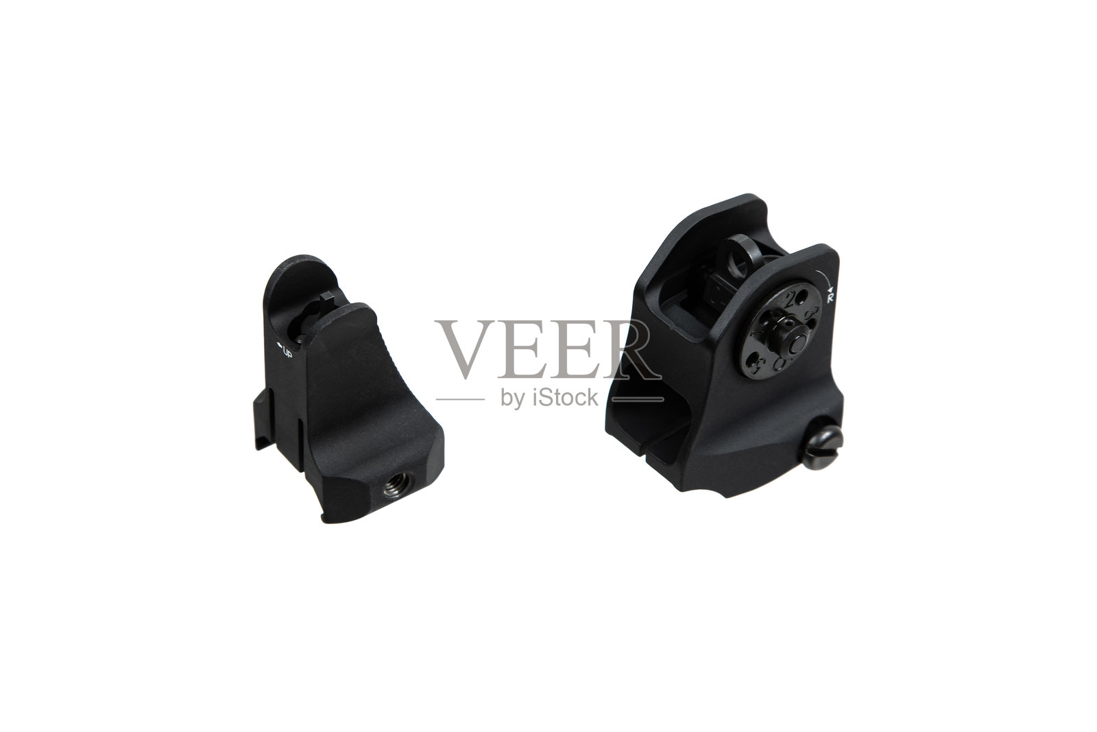 金属制成的带快速释放装置的可拆卸机械瞄准器。白色背景上隔离照片摄影图片