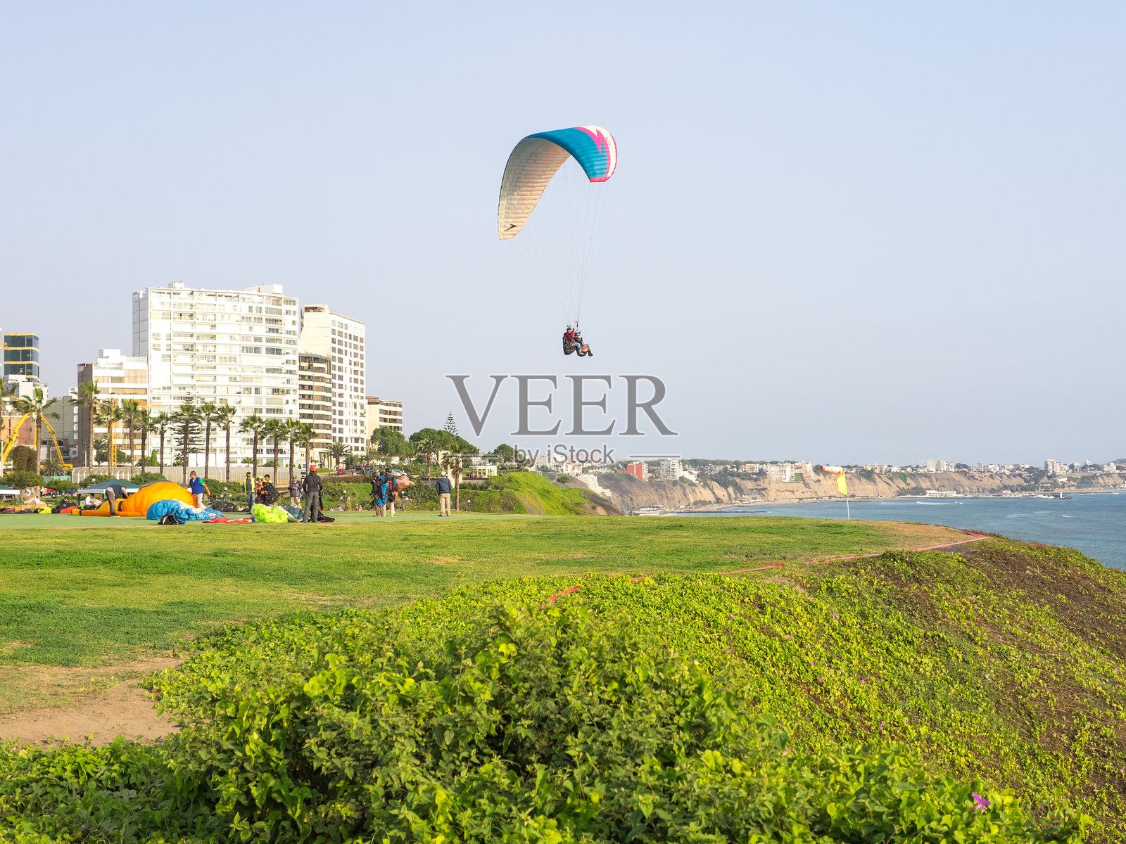 利马滑翔伞照片摄影图片