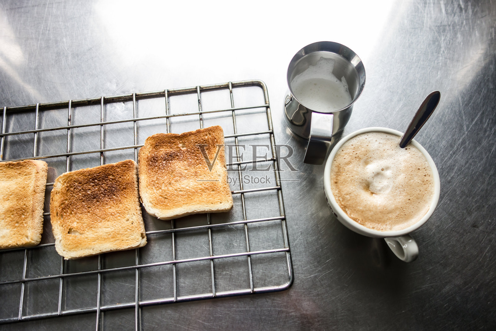 早餐已上桌照片摄影图片