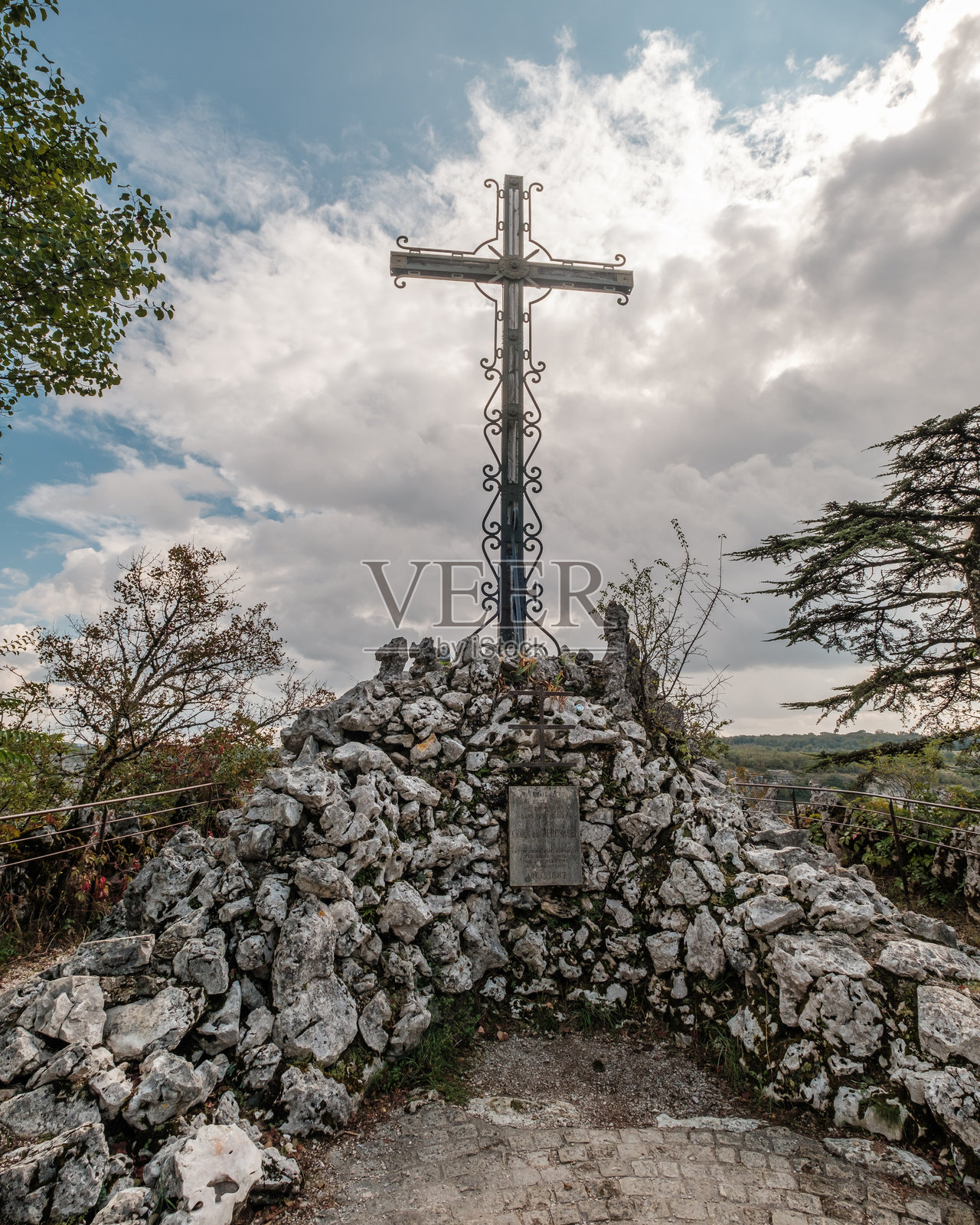 罗卡马杜尔的耶路撒冷十字架照片摄影图片