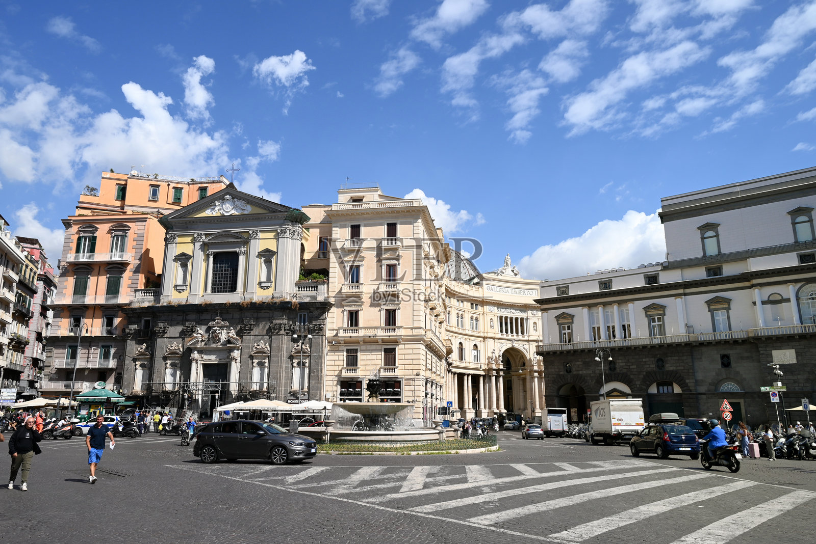 的里雅斯特和特伦托广场照片摄影图片