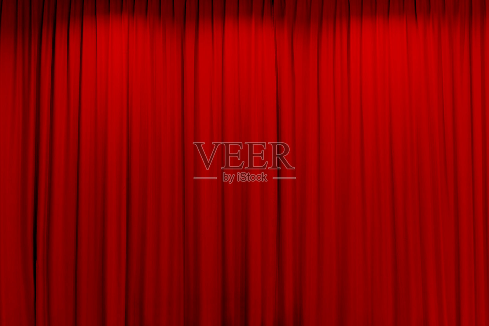红色剧院帷幕垂直落下，形成一条直线。适合插入文本的背景，留有空白空间。照片摄影图片