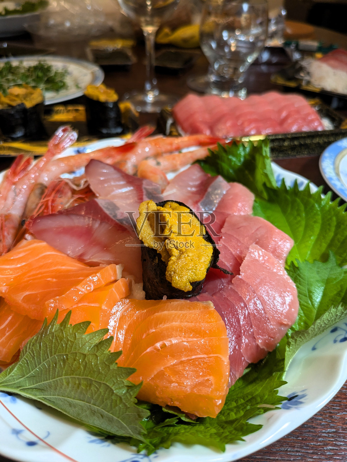 日本。自制刺身。照片摄影图片