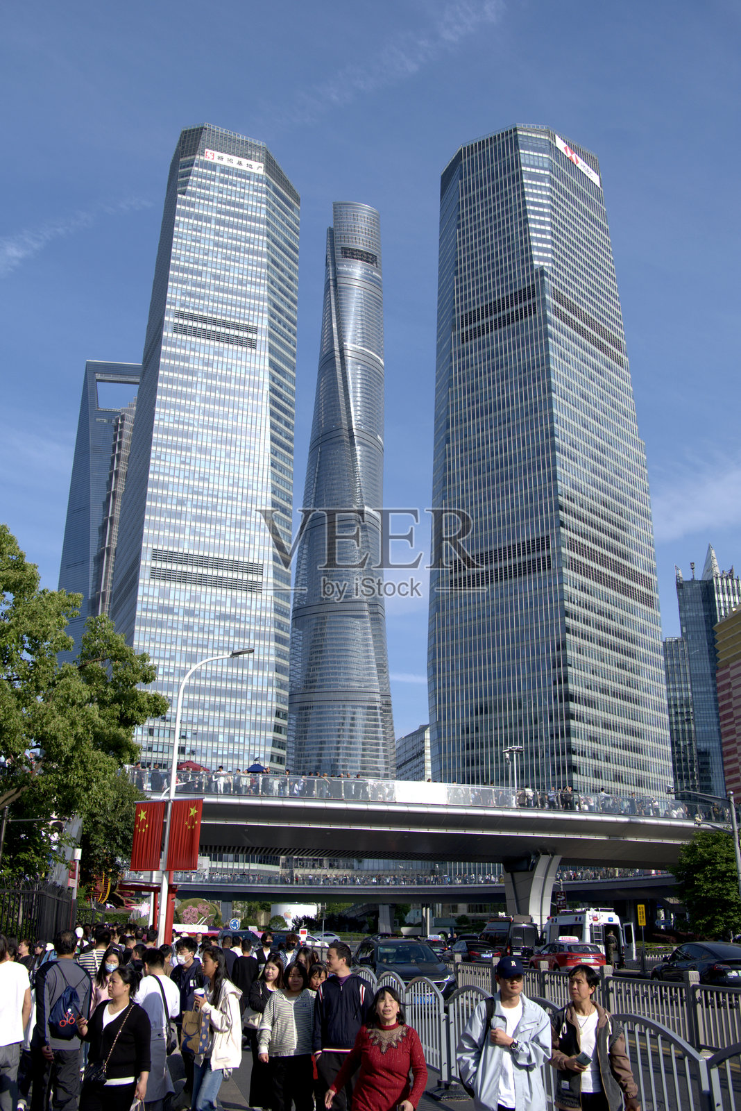 上海陆家嘴的人群照片摄影图片