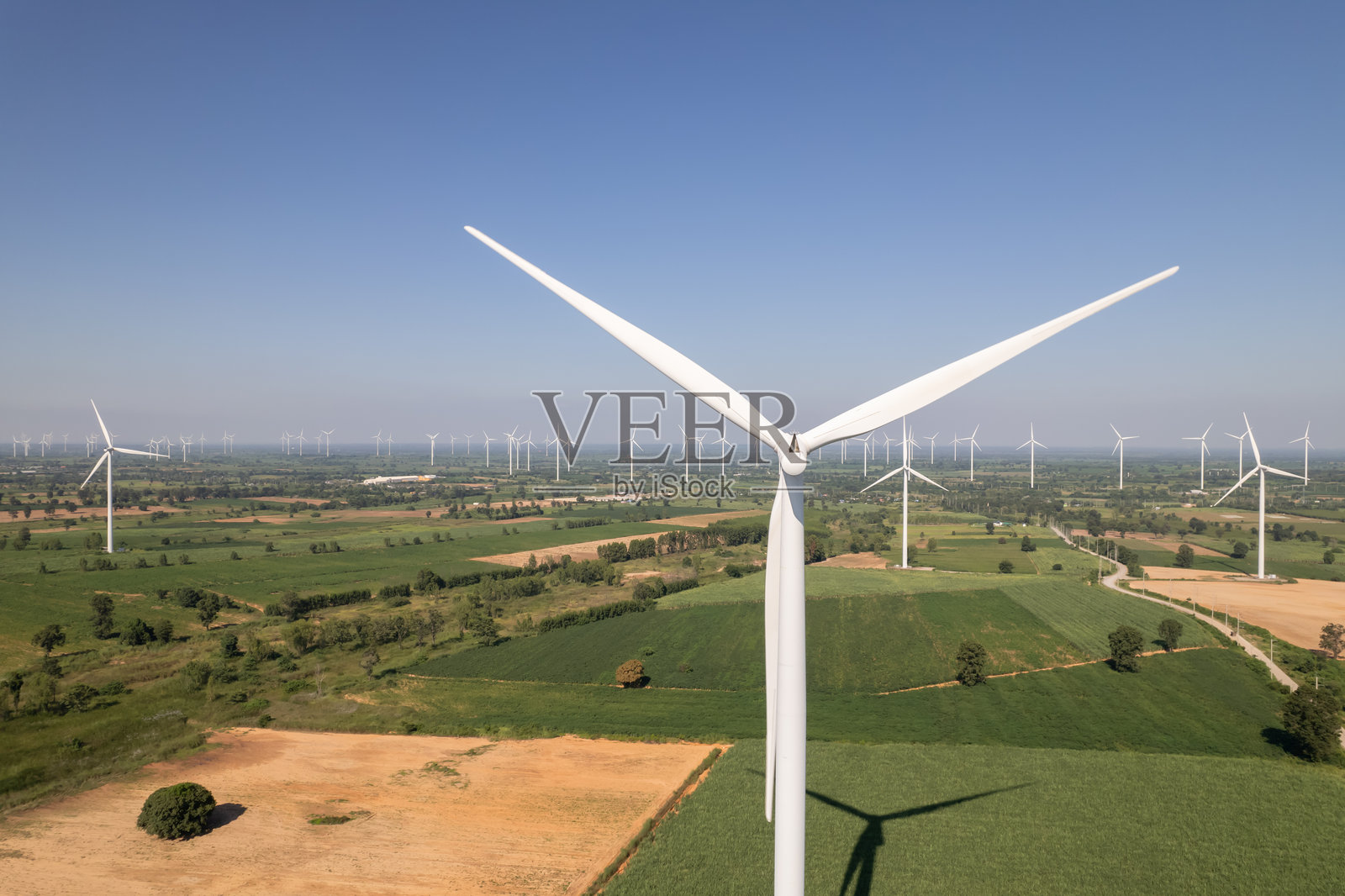 风力涡轮机鸟瞰图照片摄影图片