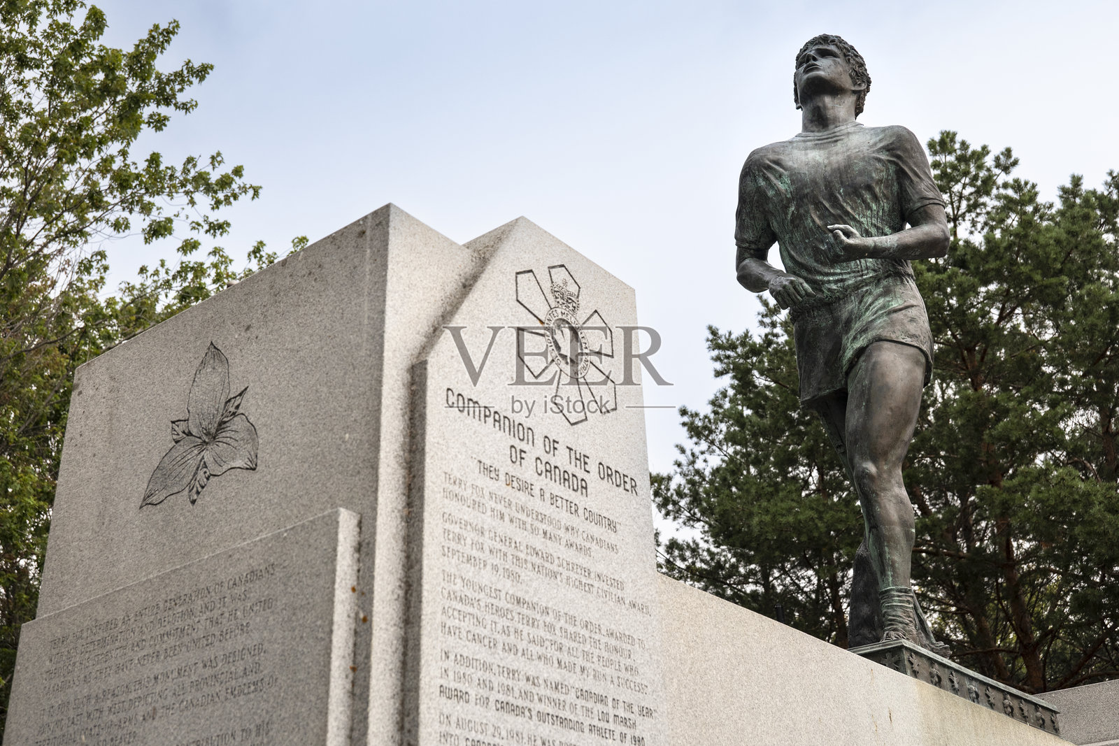 安大略省雷湾特里·福克斯纪念碑和雕像,俯瞰苏必利尔湖照片摄影图片