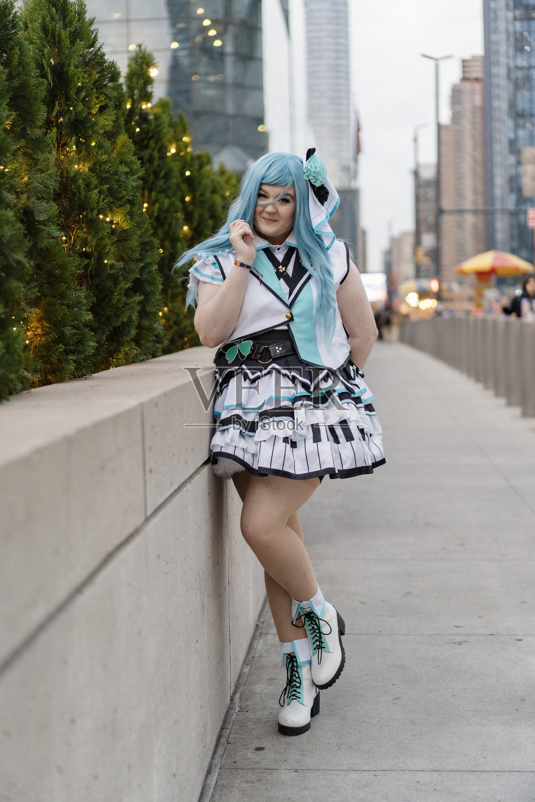 2023年纽约动漫展上的年轻女性Cosplayer照片摄影图片