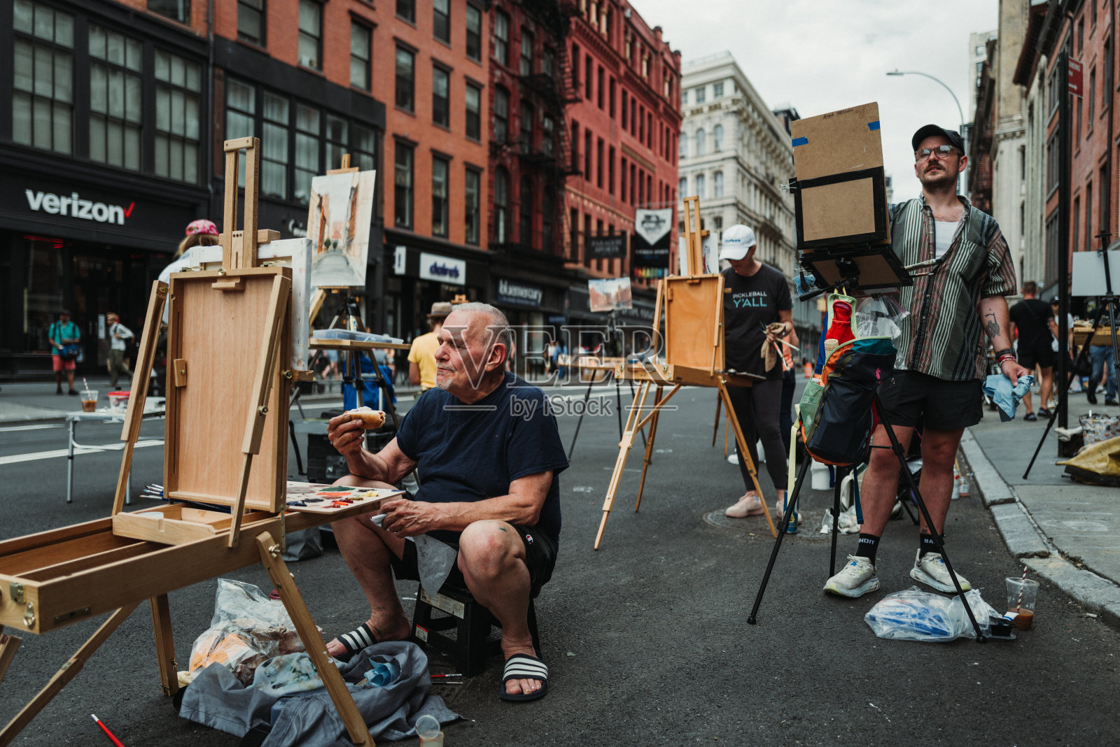 纽约市的城市生活：下东区的画家们照片摄影图片