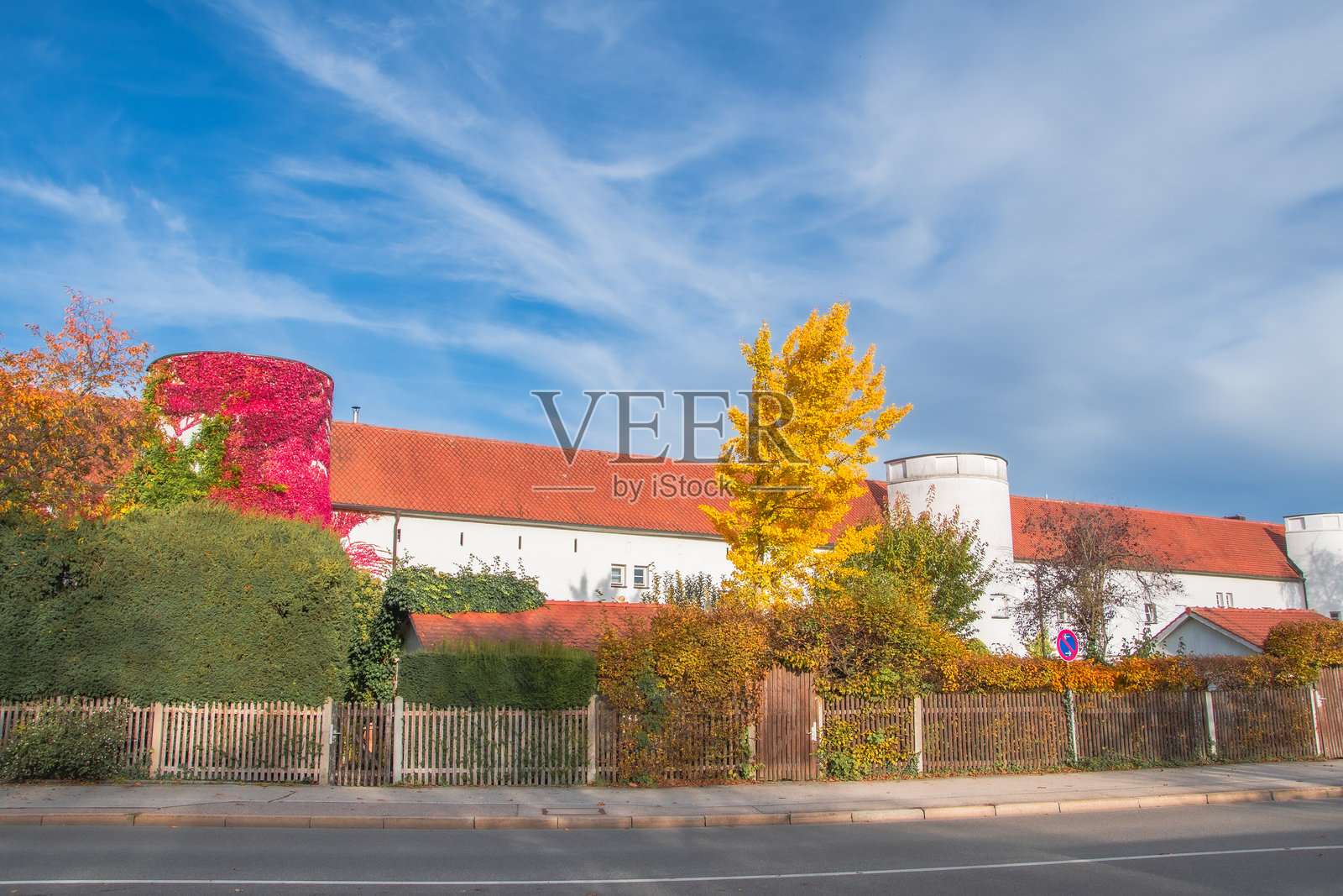 英戈尔施塔特，公园中美丽的秋季景色照片摄影图片