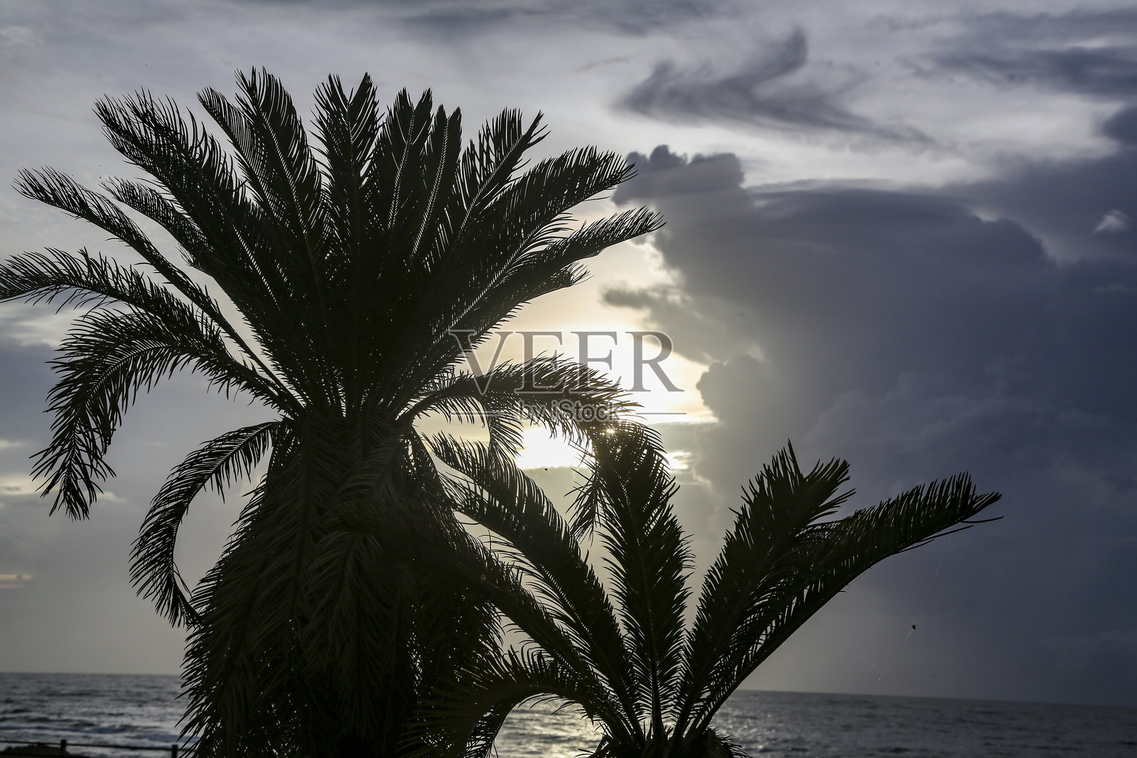 奄美大岛晚夏的傍晚风景照片摄影图片