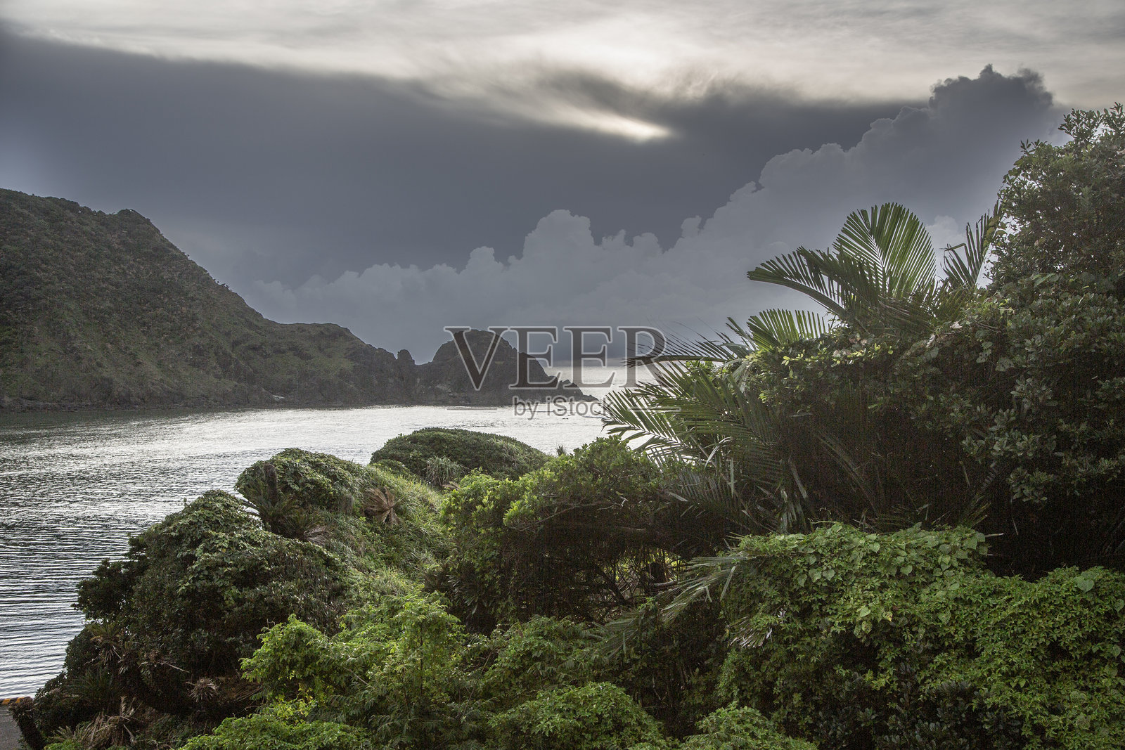 奄美大岛的傍晚景色照片摄影图片
