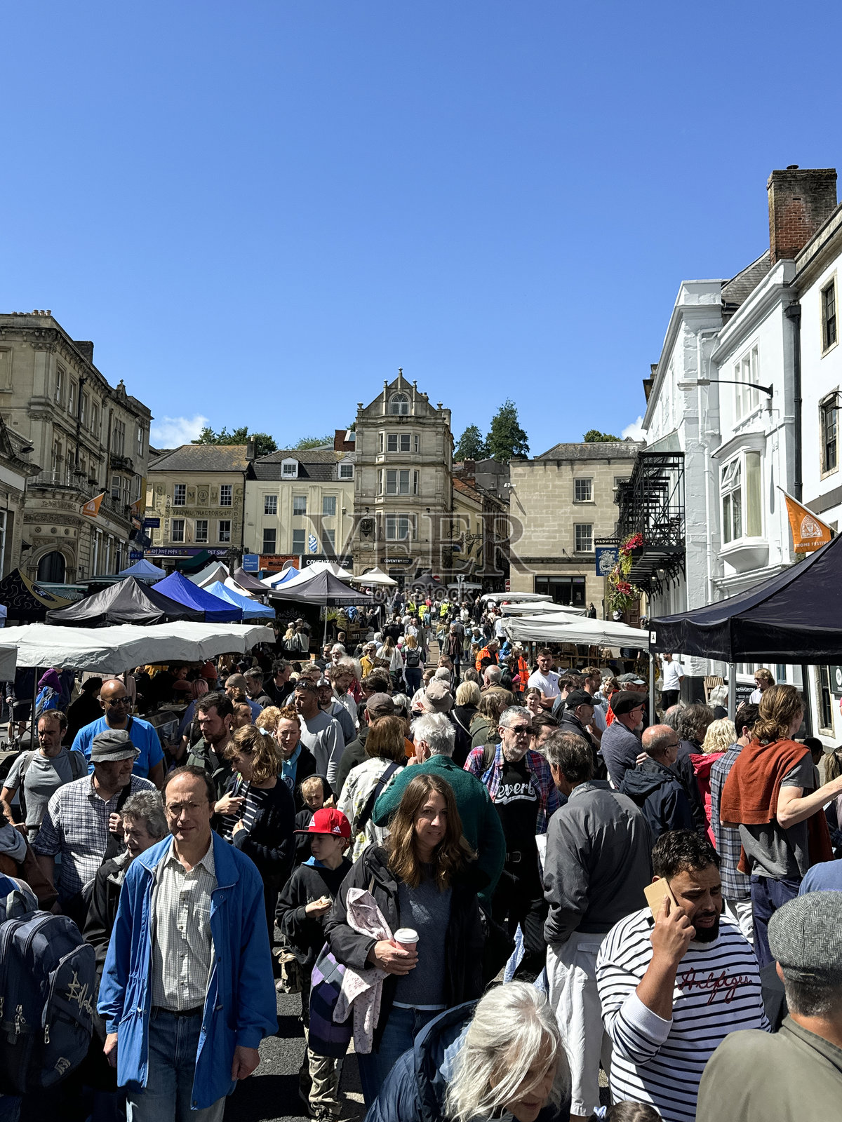 英国萨默塞特郡弗罗姆独立市场购物者图片照片摄影图片