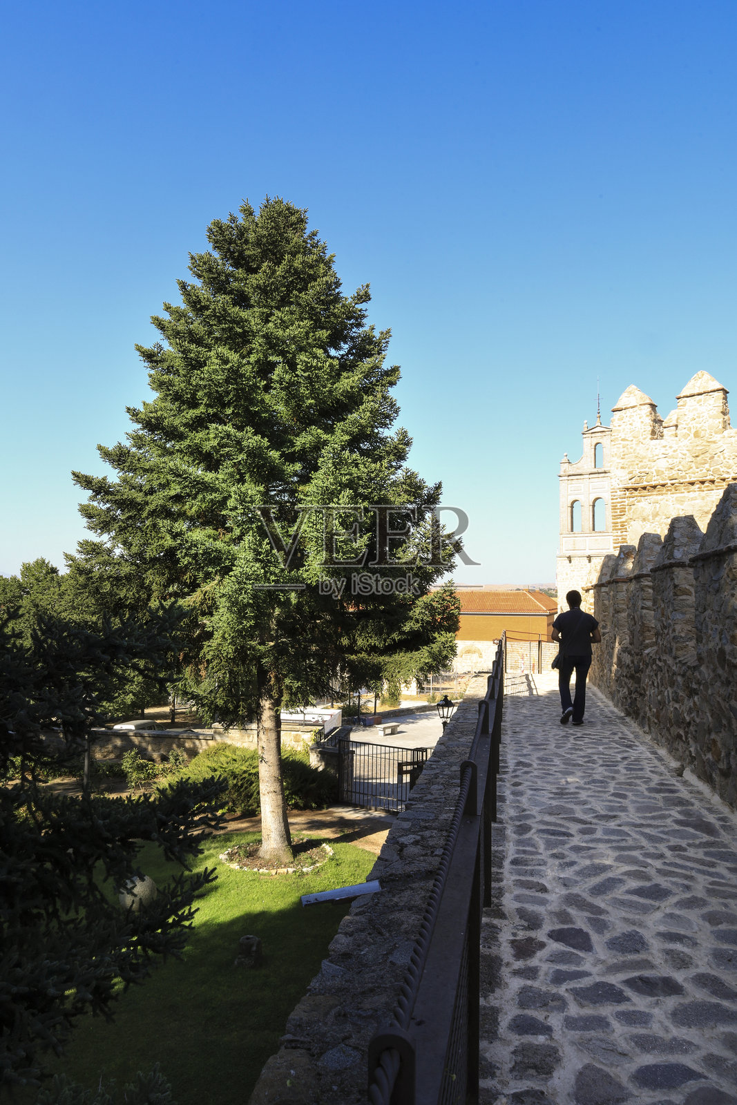 阿维拉古城的宏伟城墙照片摄影图片