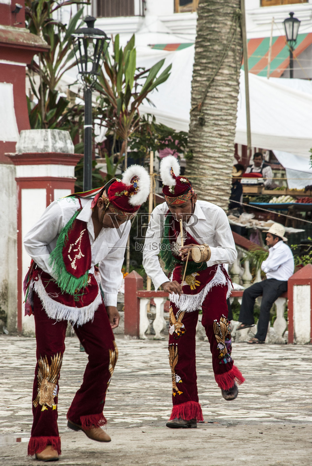 表演中的帕潘特拉宣传单艺人照片摄影图片