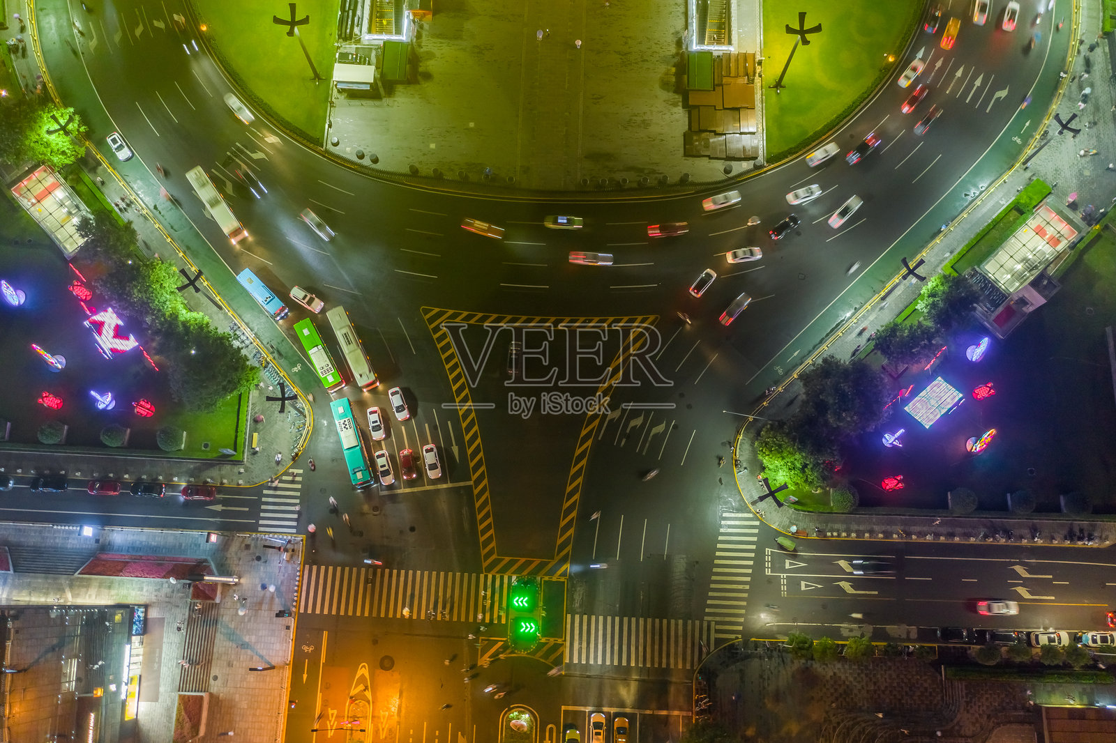 西安城墙的航拍照片。中国陕西省西安，亚洲。照片摄影图片