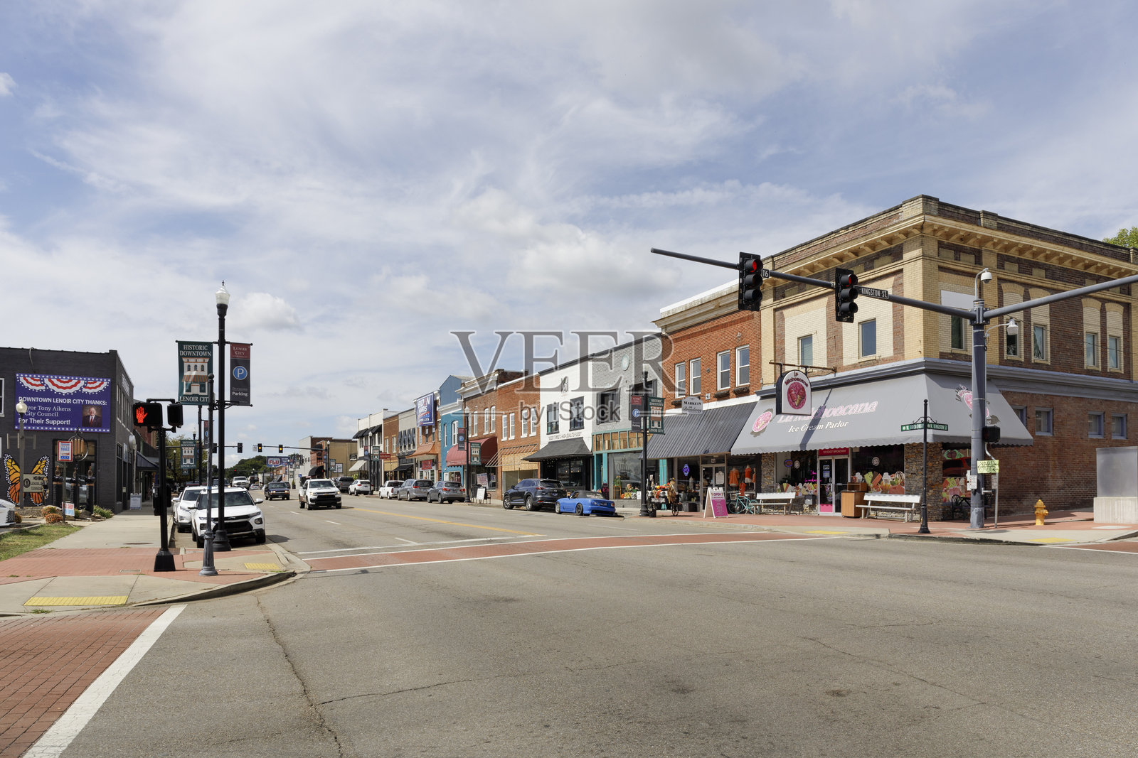 莱诺尔市的街景照片摄影图片