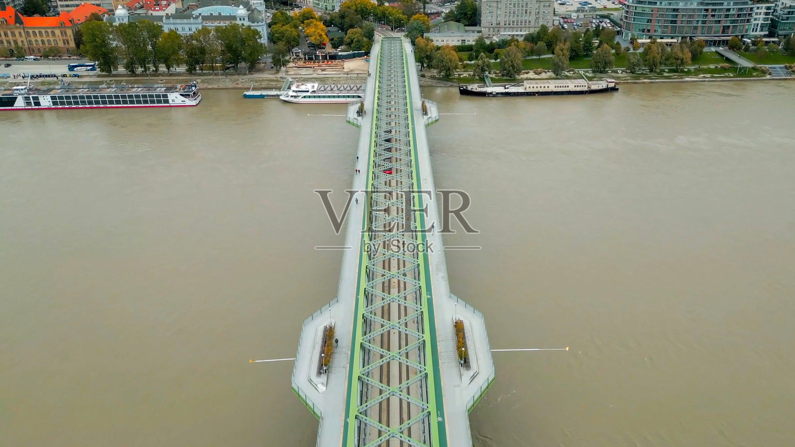 斯洛伐克布拉迪斯拉发老桥航拍照片照片摄影图片