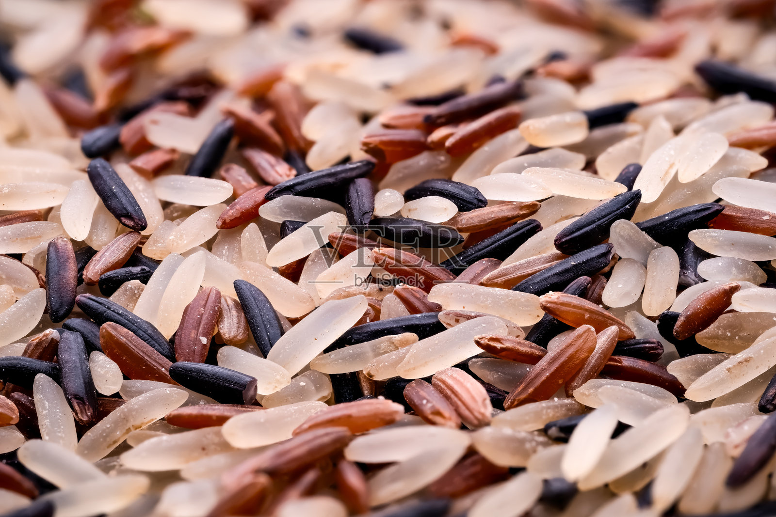 红、白、黑米堆照片摄影图片