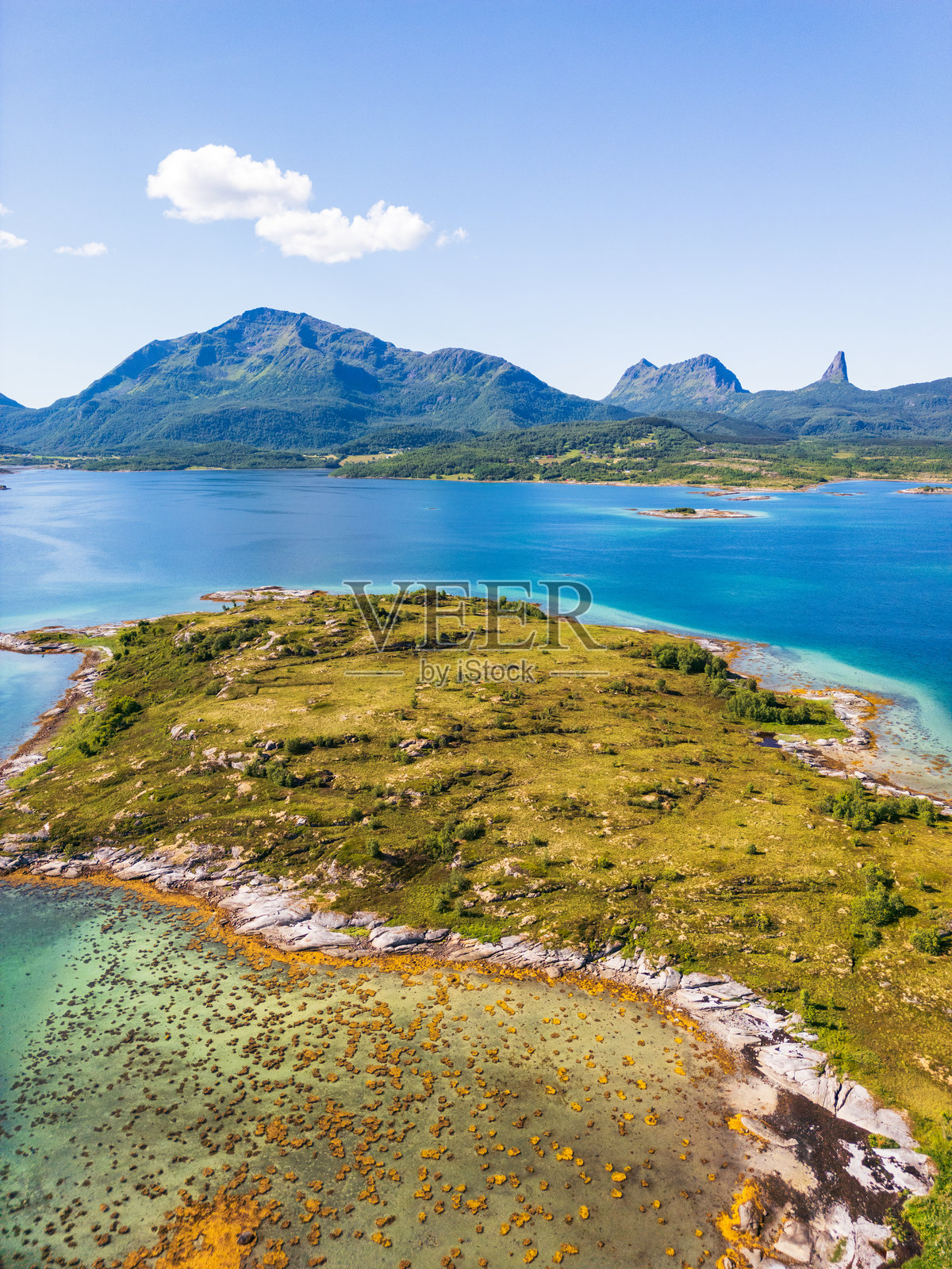 挪威自然风光，航拍，诺尔兰，哈马罗伊地区。照片摄影图片