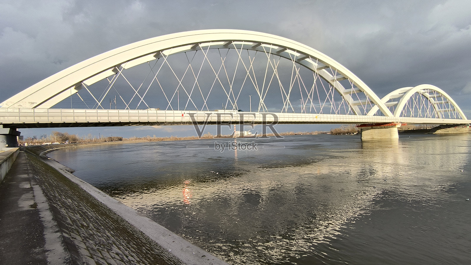 诺维萨德的多瑙河岸照片摄影图片