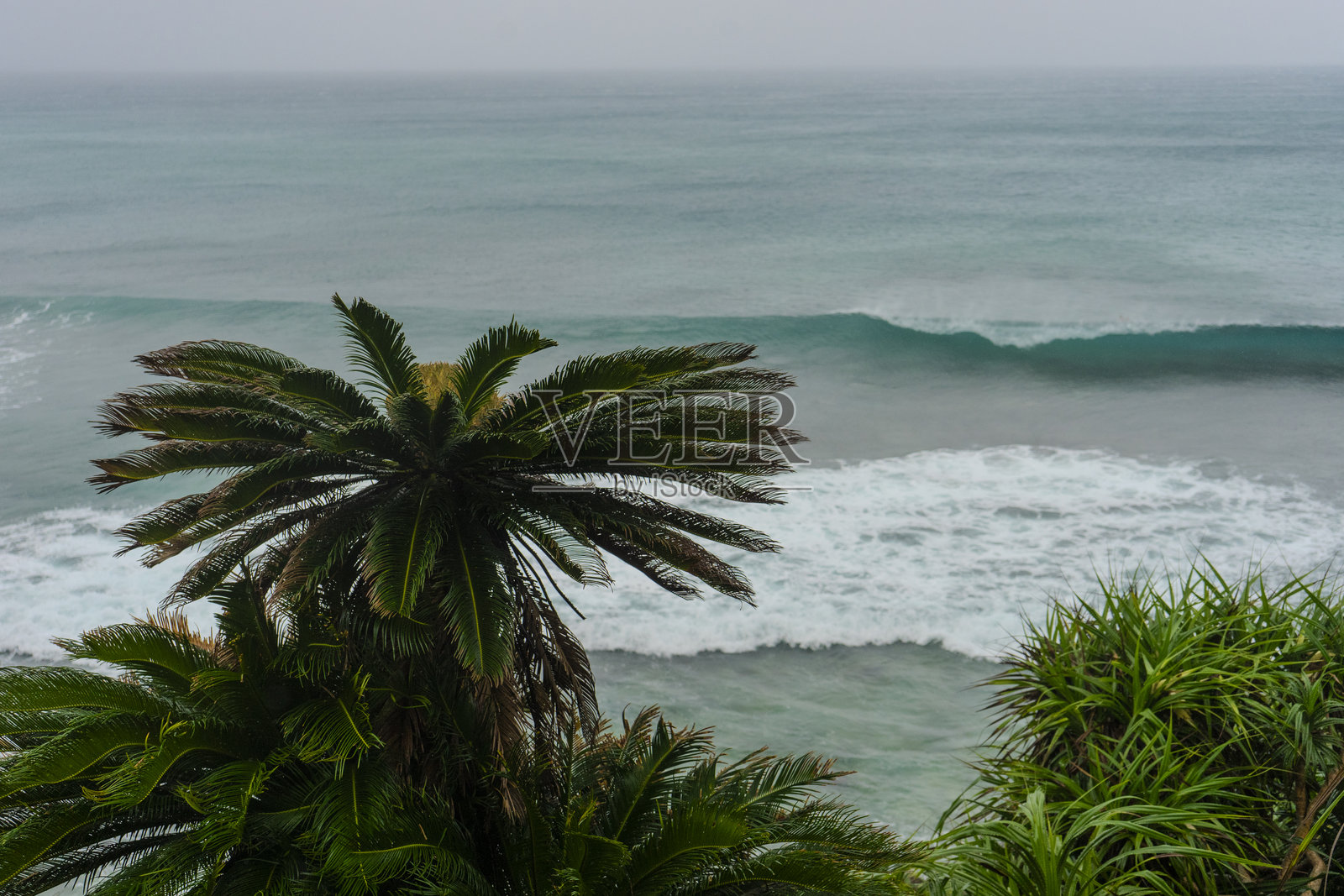 台风来临时的奄美大岛海洋照片摄影图片