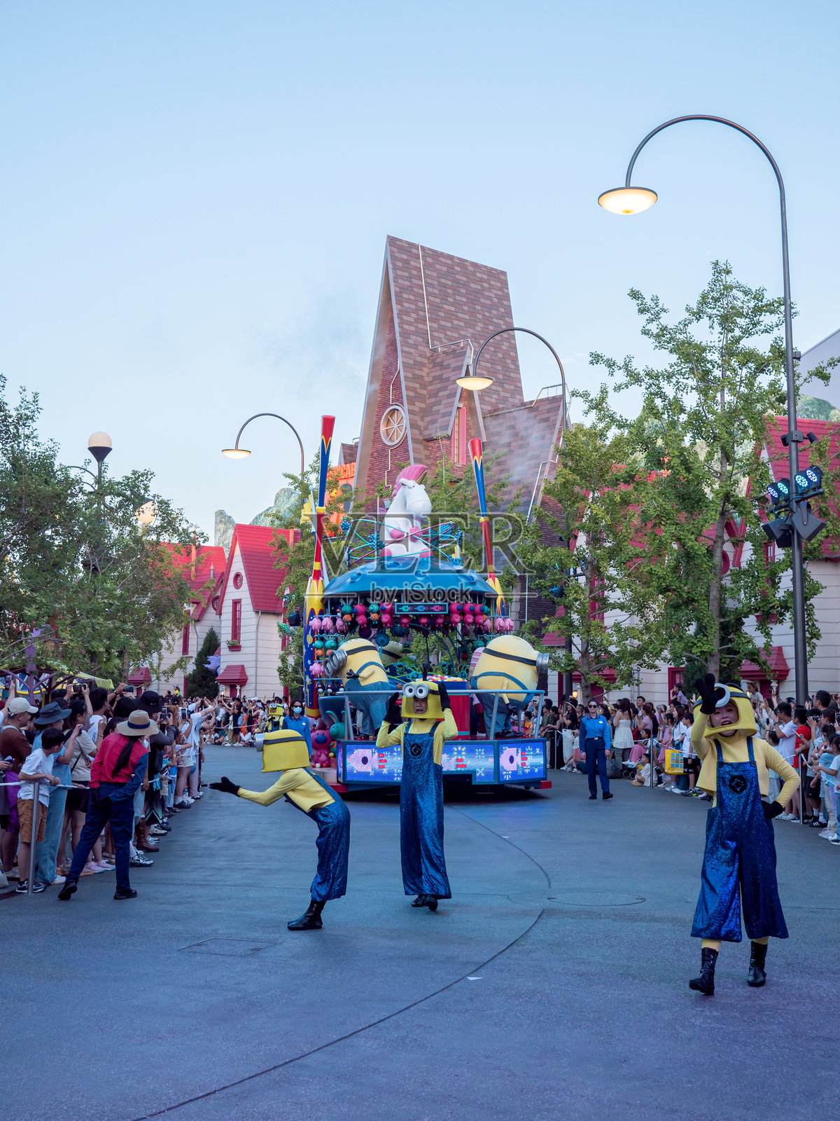 北京环球影城的花车游行照片摄影图片