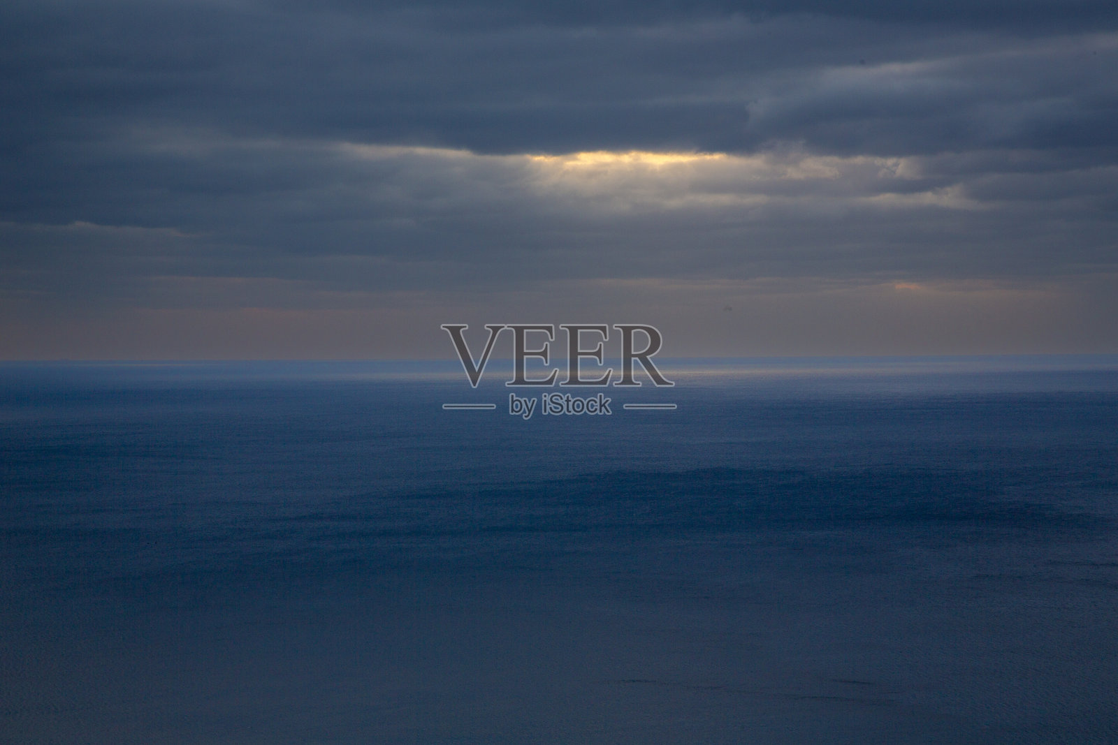 奄美大岛的春日晨曦照片摄影图片