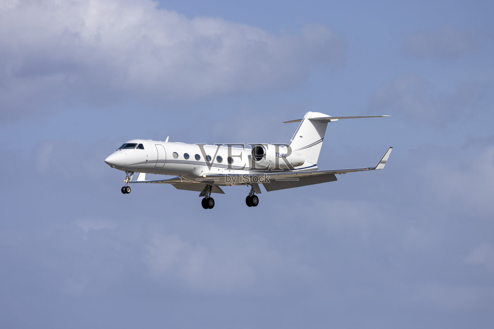 私人商务喷气机降落照片摄影图片