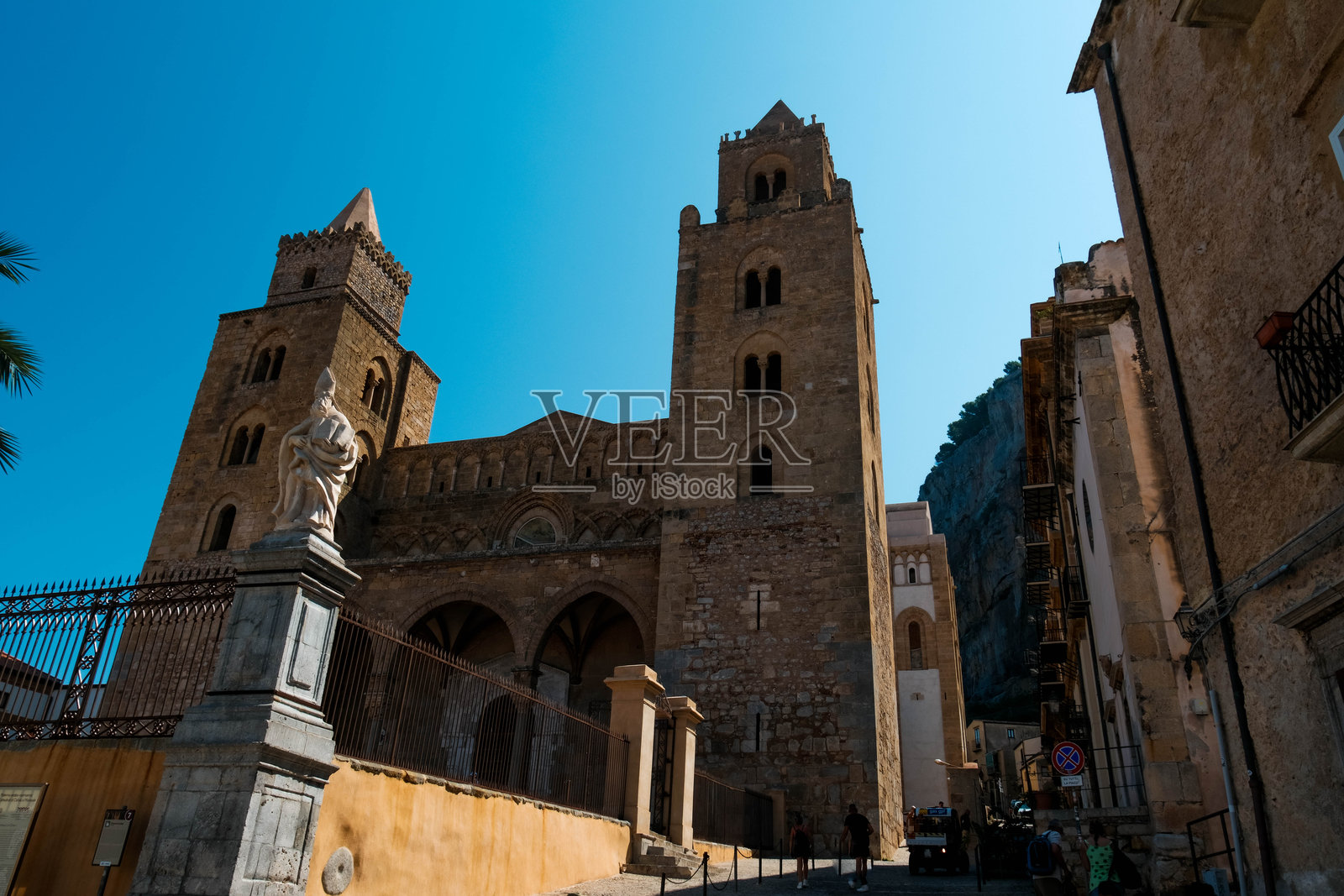 切法卢大教堂，即变容大教堂的名称照片摄影图片