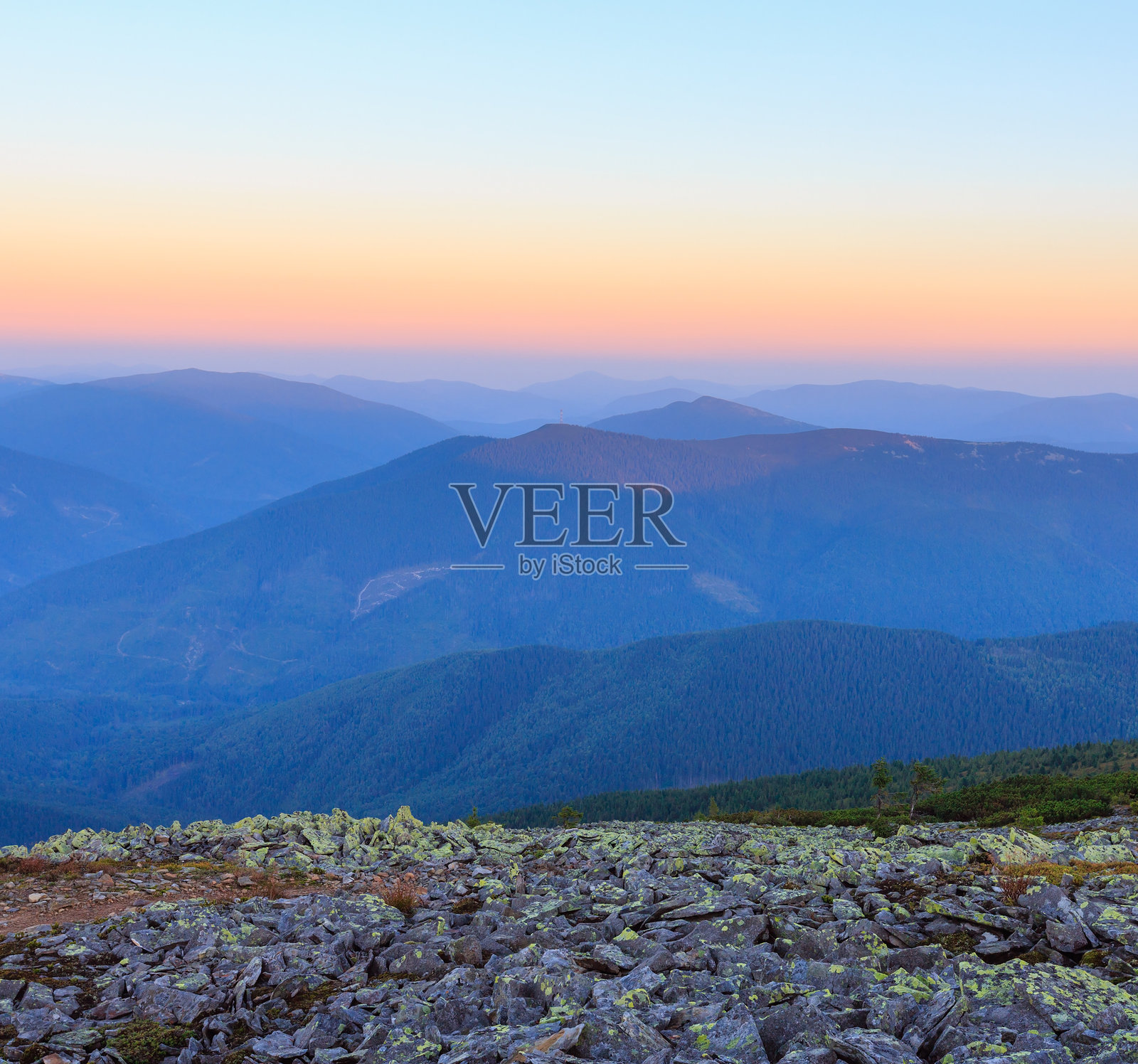 美丽的山景照片，山脉壁纸照片摄影图片