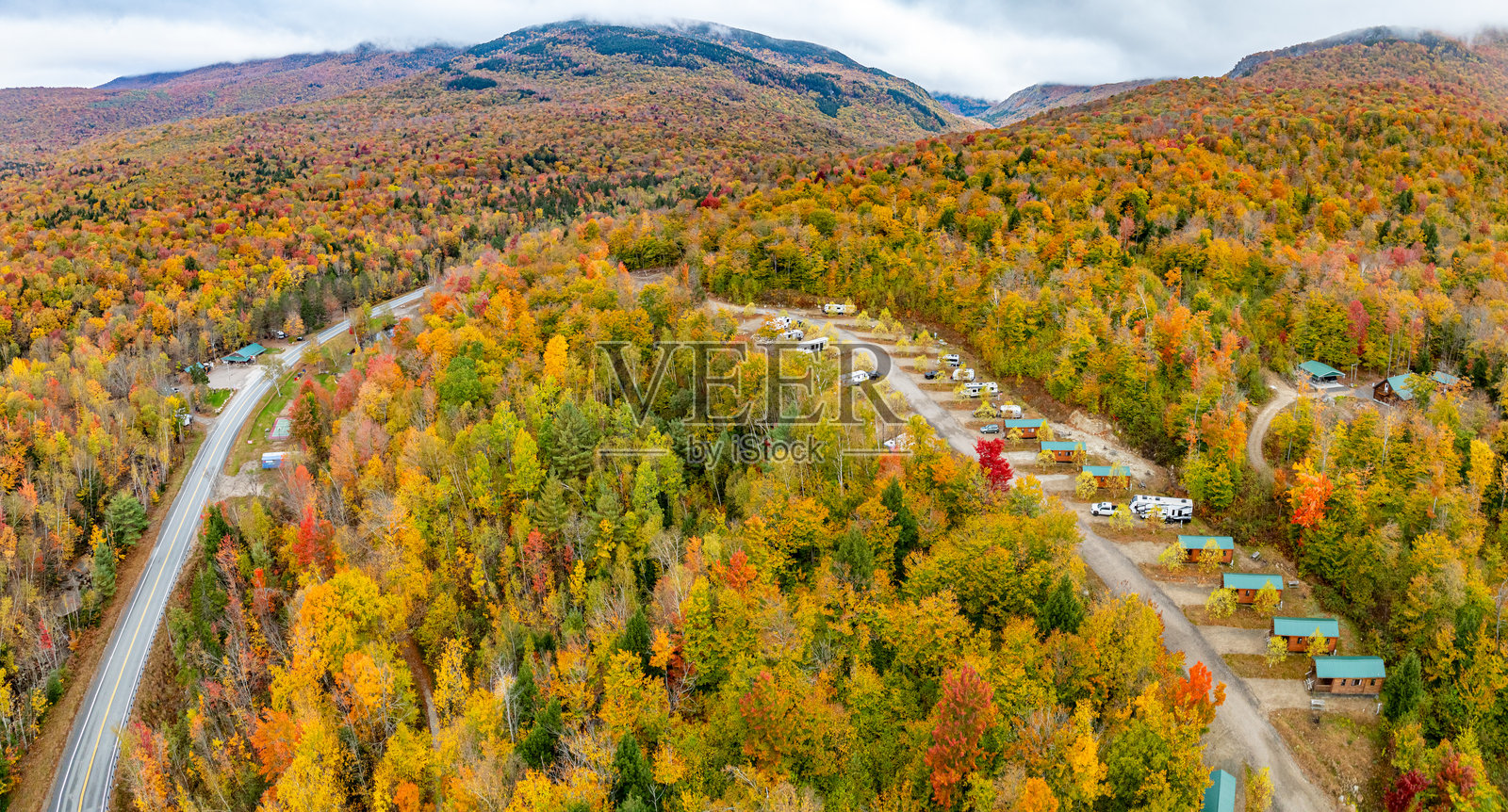新罕布什尔州北伍德斯托克的NH-112公路失落河路景观照片摄影图片