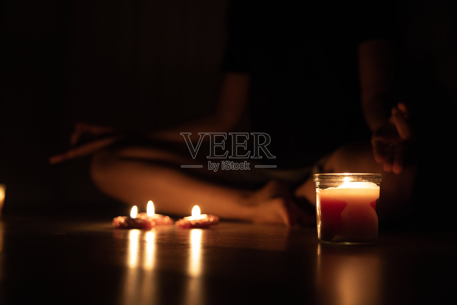 烛光冥想照片摄影图片