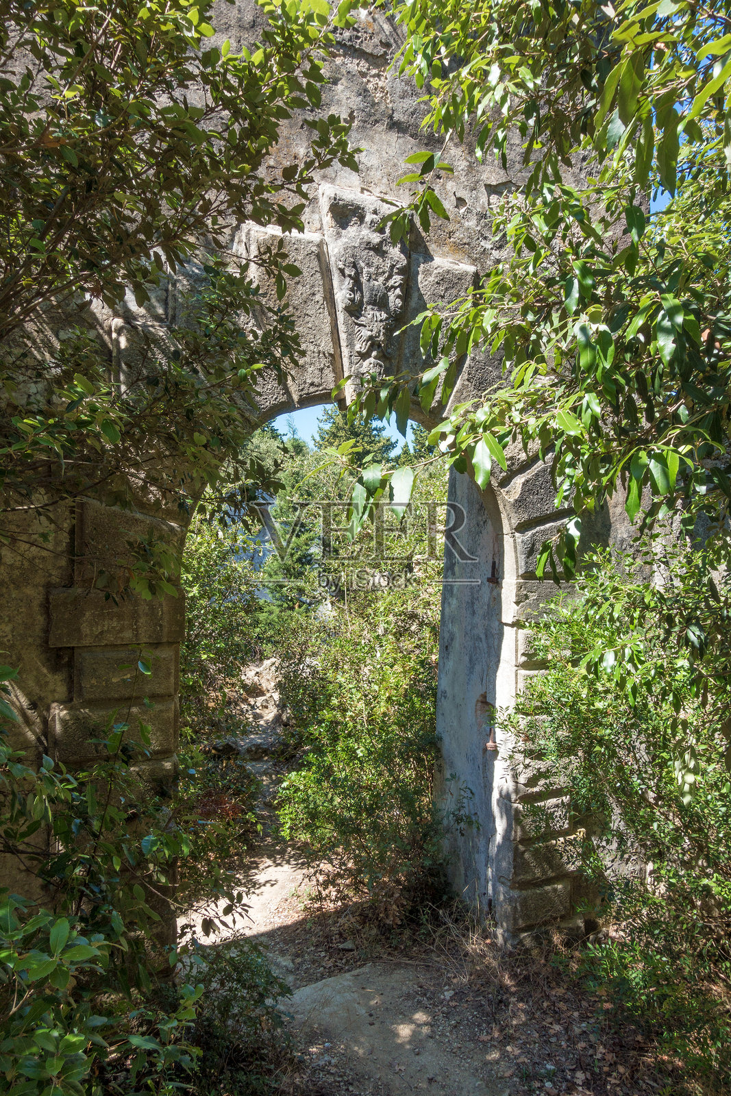 希腊科孚岛南部圣母玛利亚中世纪修道院遗址照片摄影图片