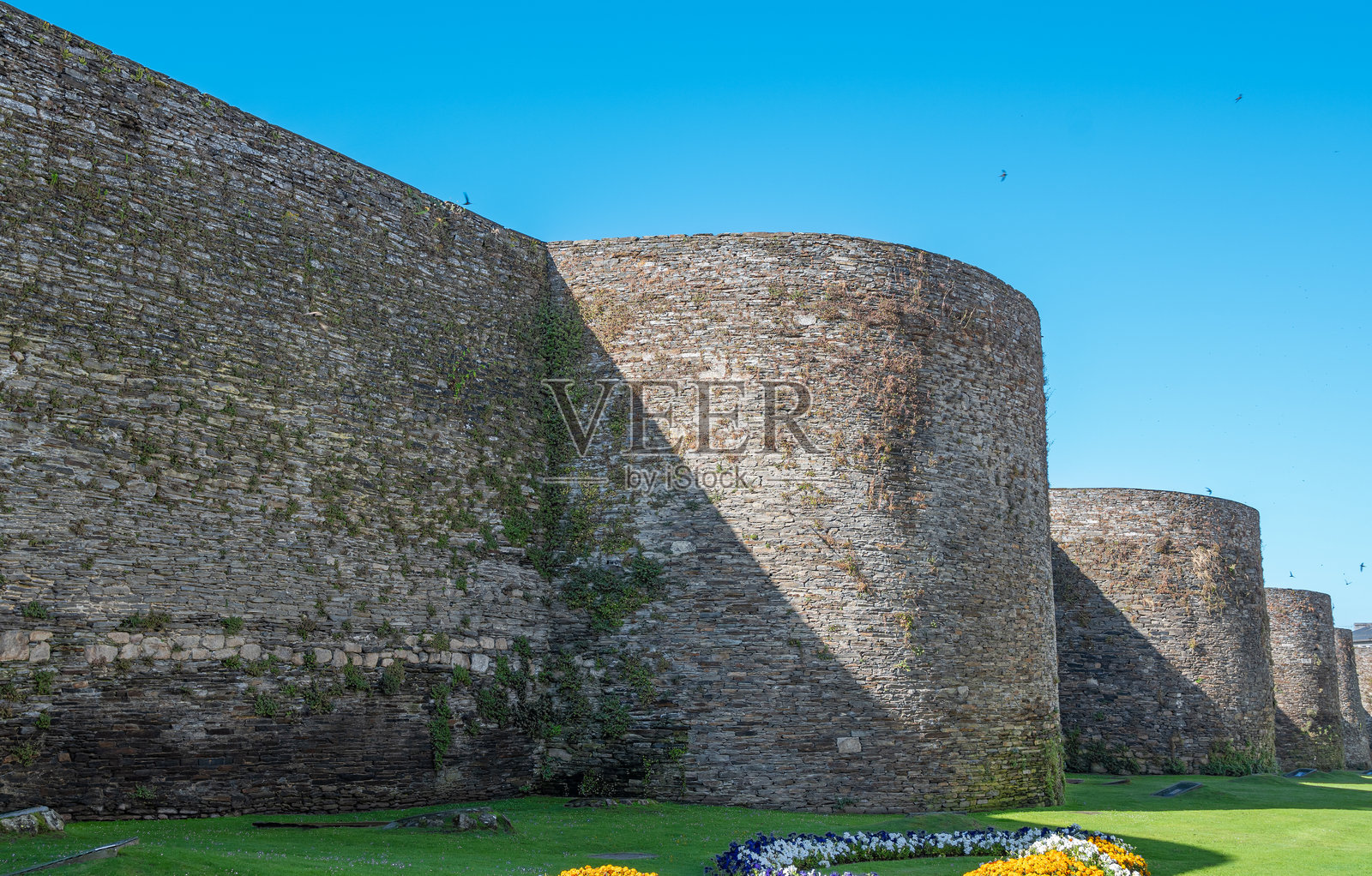 西班牙卢戈的罗马城墙一段，建于三世纪，保存完好照片摄影图片