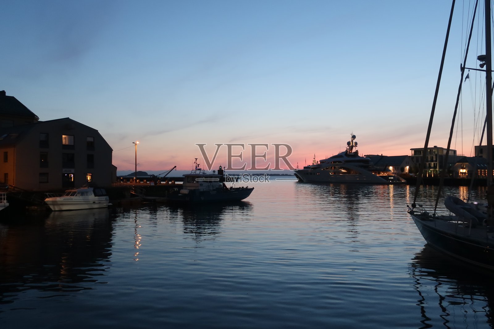 水面上的光辉照片摄影图片