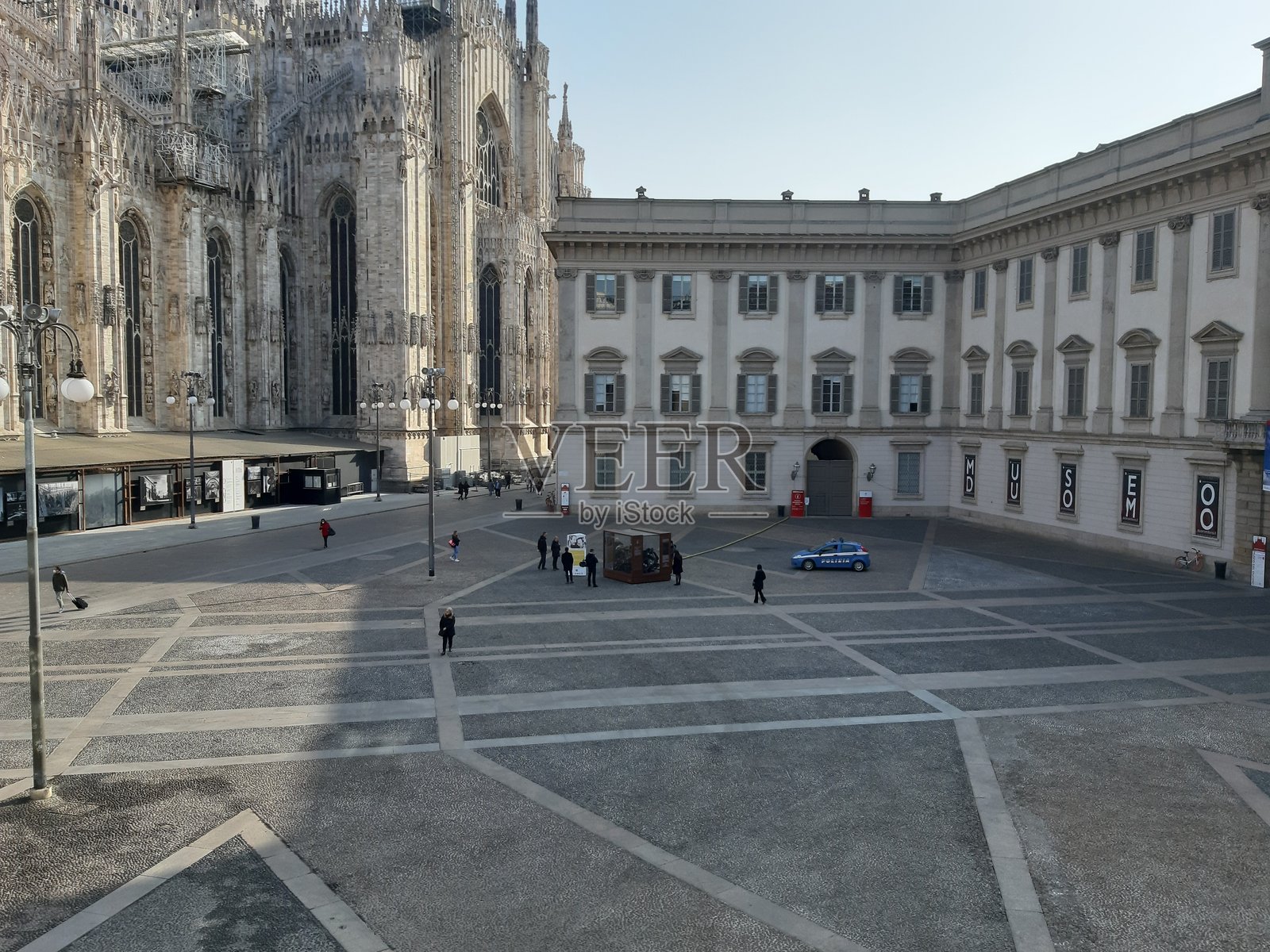 2022年3月19日,意大利米兰,米兰大教堂的景观照片摄影图片