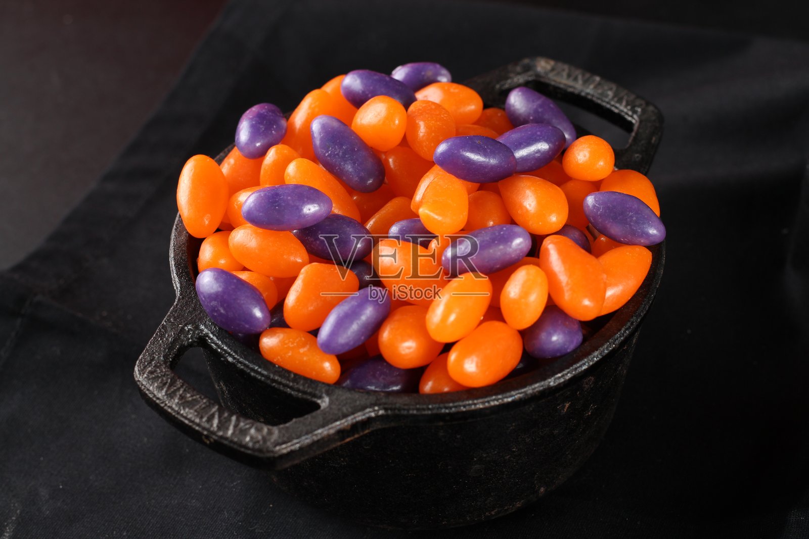 万圣节糖果和水果照片摄影图片