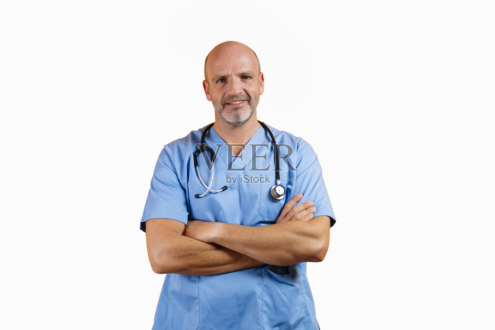 一位自信的医生手持听诊器。照片摄影图片