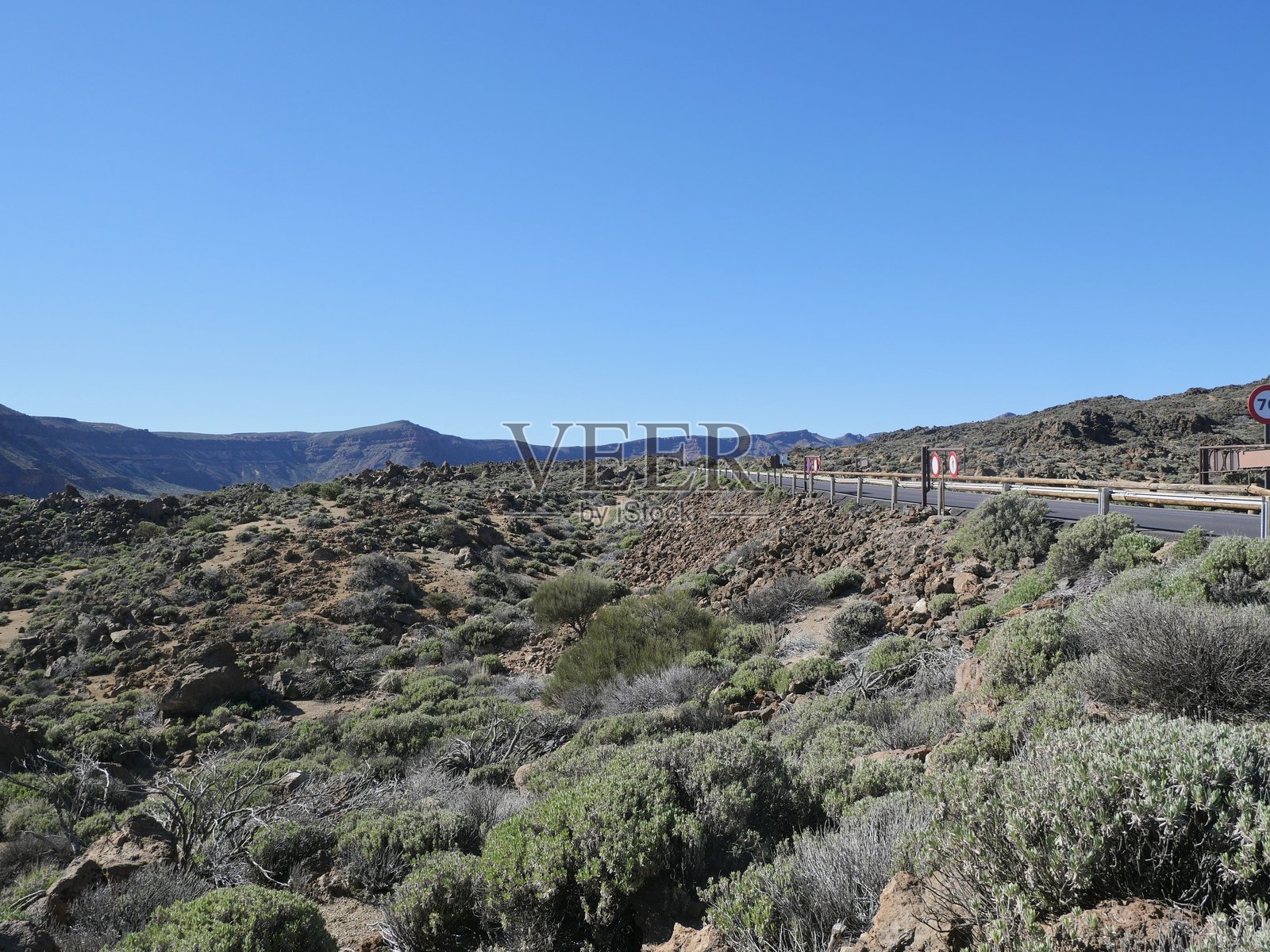 山中的绿色自然照片摄影图片