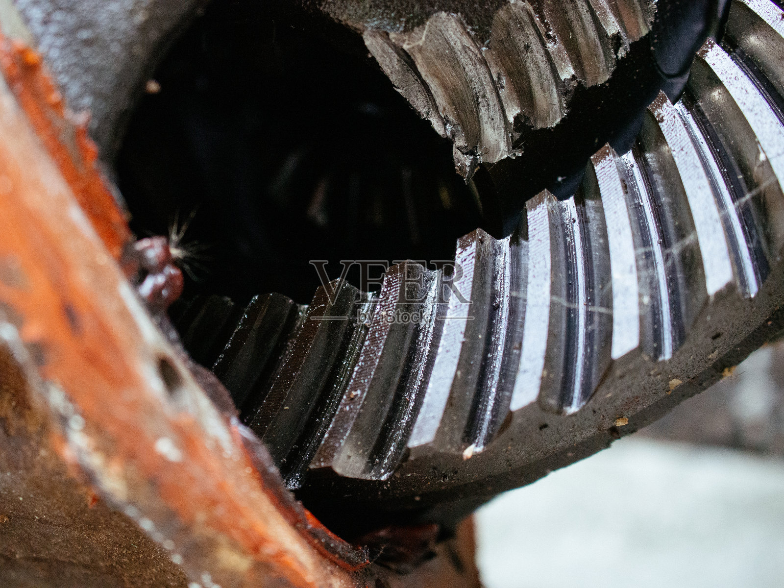 破损的差速器照片摄影图片