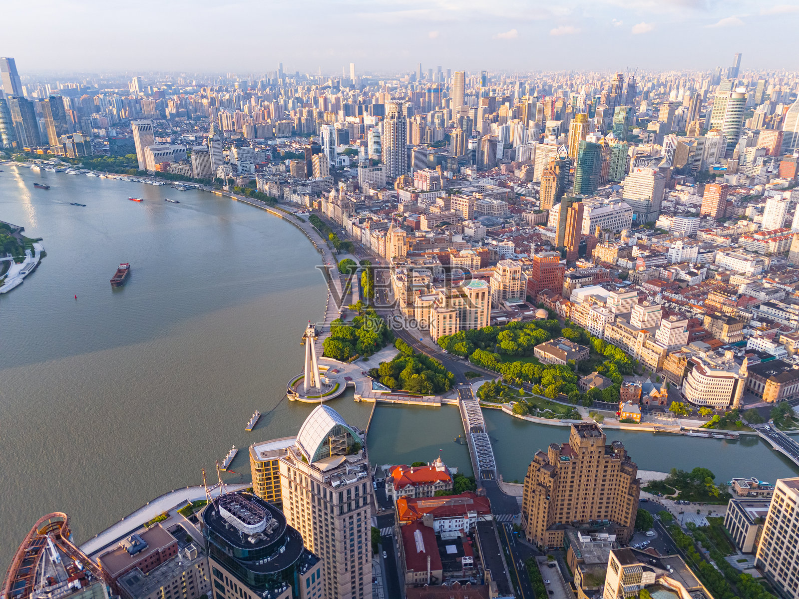 上海日出时的鸟瞰图照片摄影图片