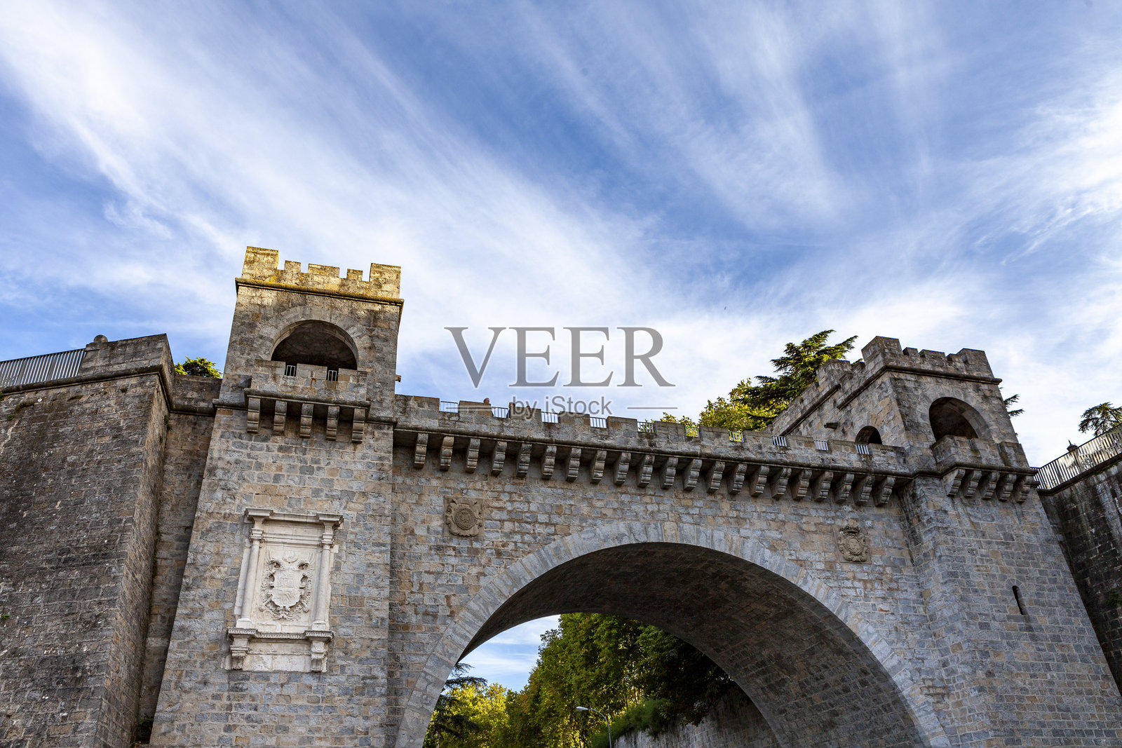 西班牙纳瓦拉省潘普洛纳的城墙照片摄影图片