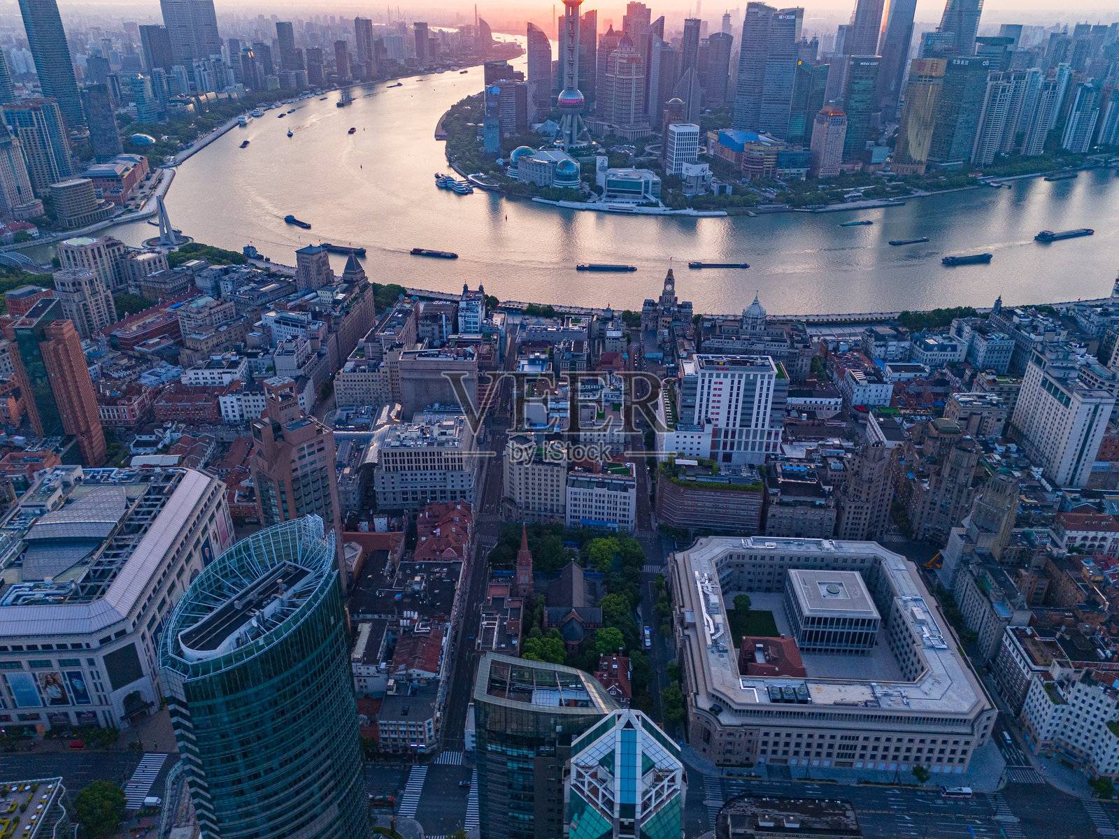 上海日出时的鸟瞰图照片摄影图片