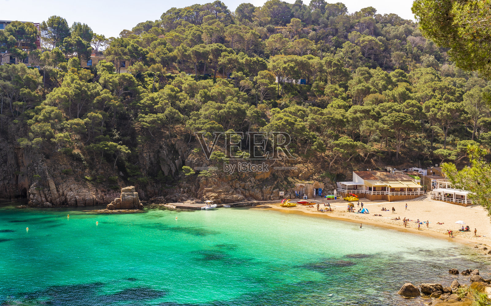 西班牙加泰罗尼亚贝古尔的艾古阿布拉瓦海湾照片摄影图片