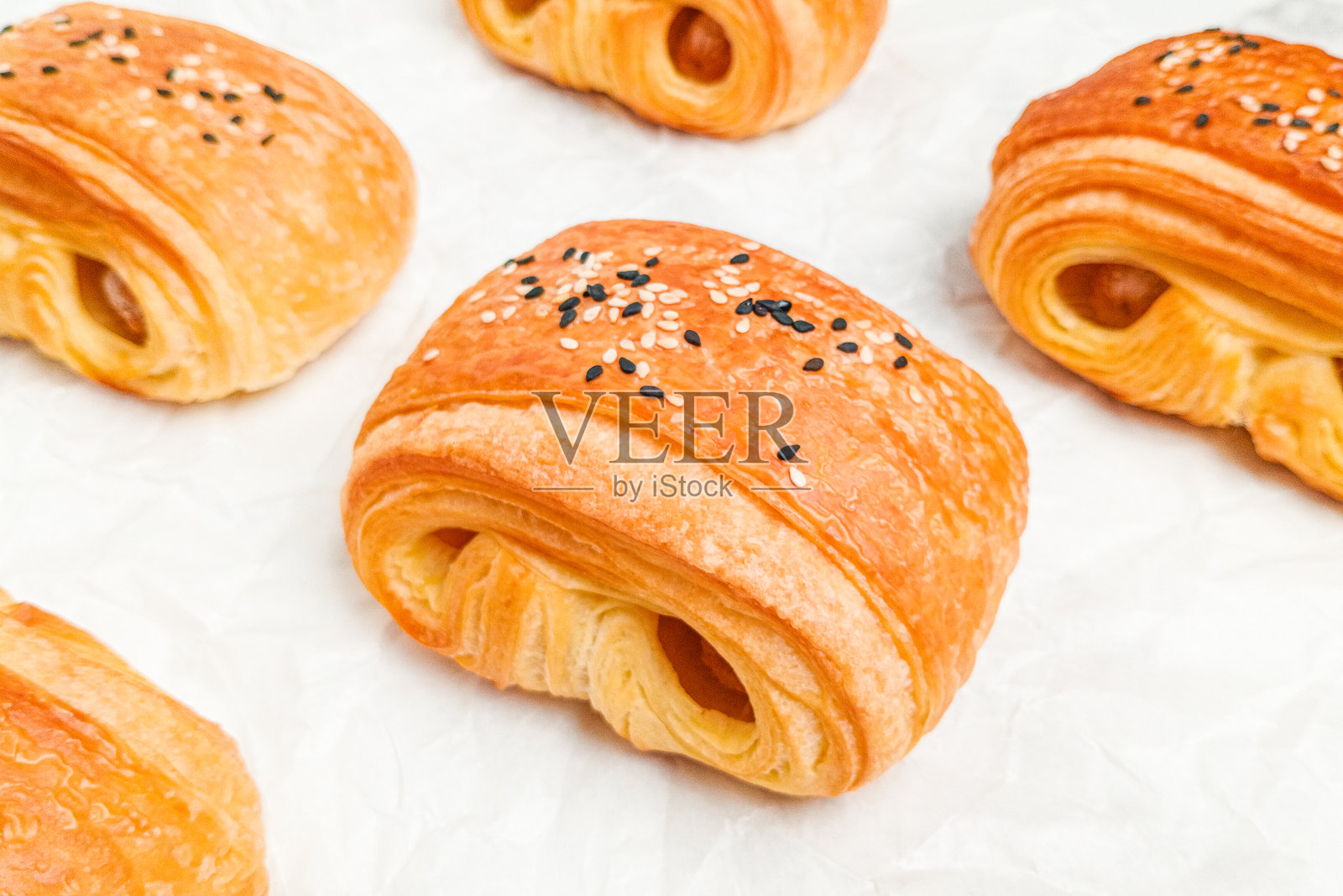 新鲜出炉的糕点照片摄影图片