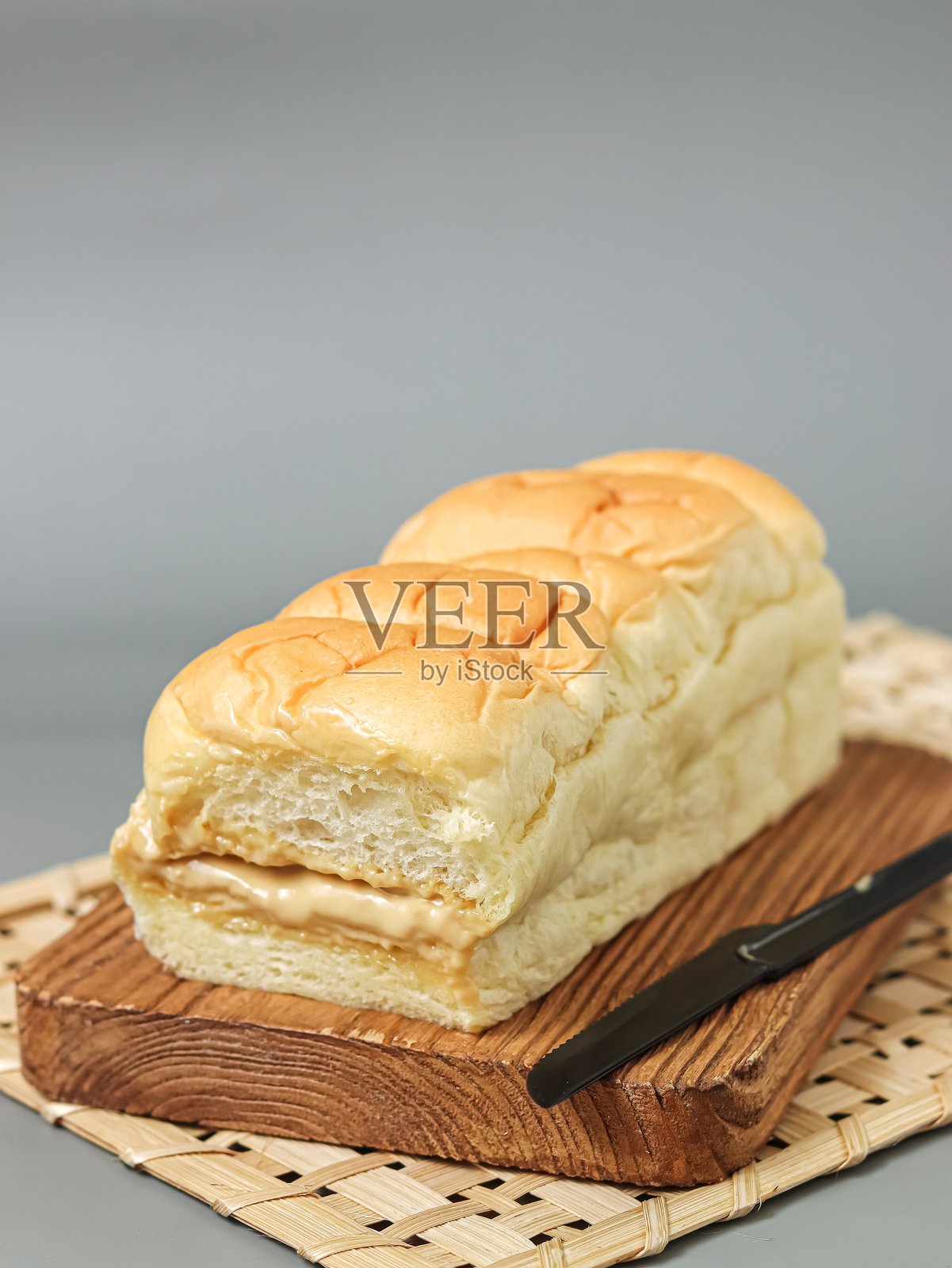 撕裂面包照片摄影图片