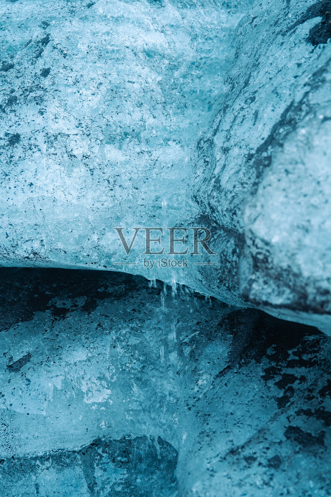 在卡特拉冰洞攀爬照片摄影图片