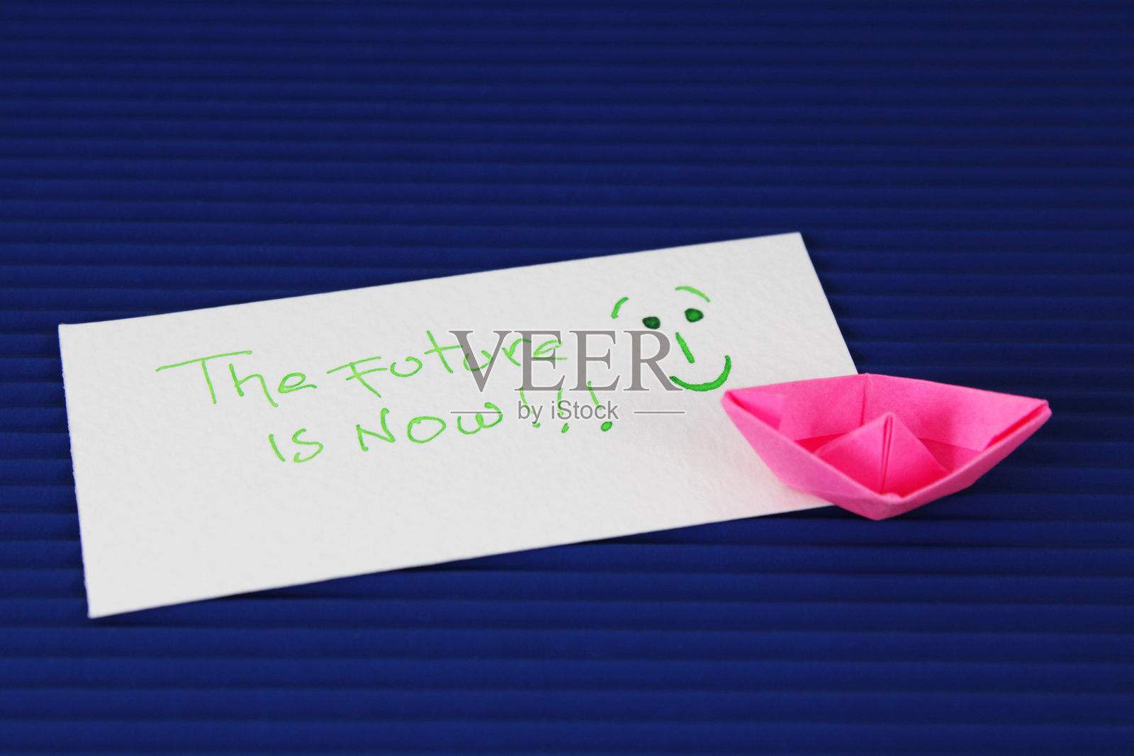 旅行，快乐生活，因为未来就在当下照片摄影图片