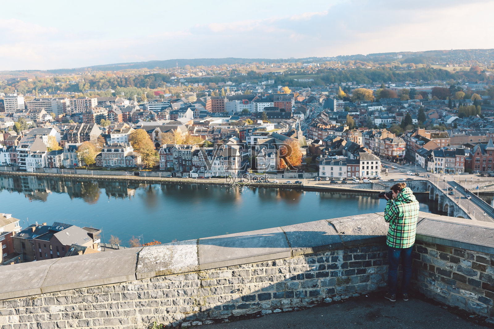 河上桥梁的鸟瞰图照片摄影图片