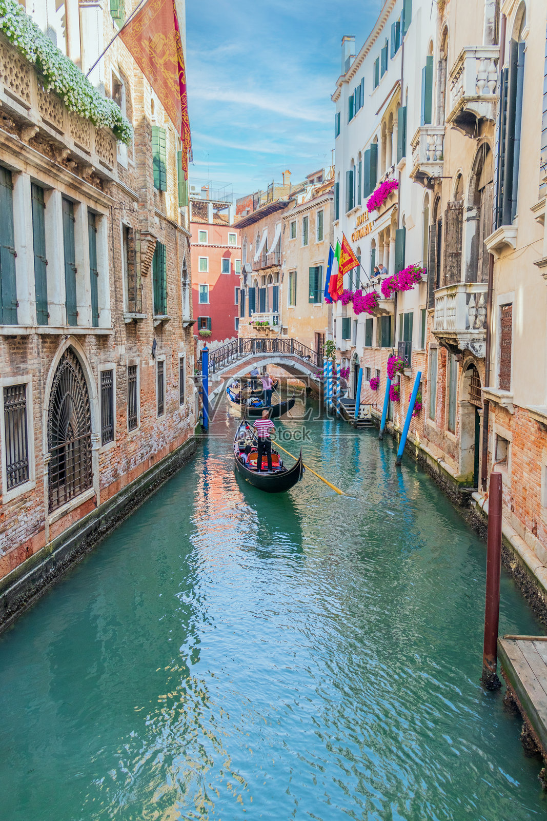 威尼斯的贡多拉之旅照片摄影图片